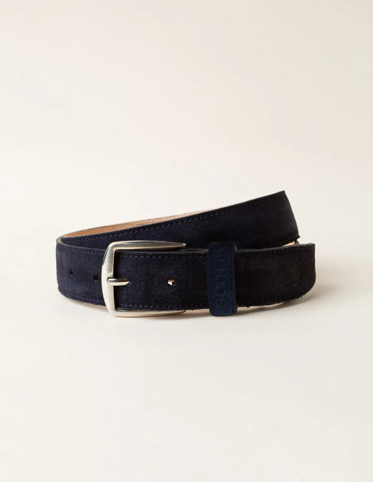 Cinturón de piel azul marino