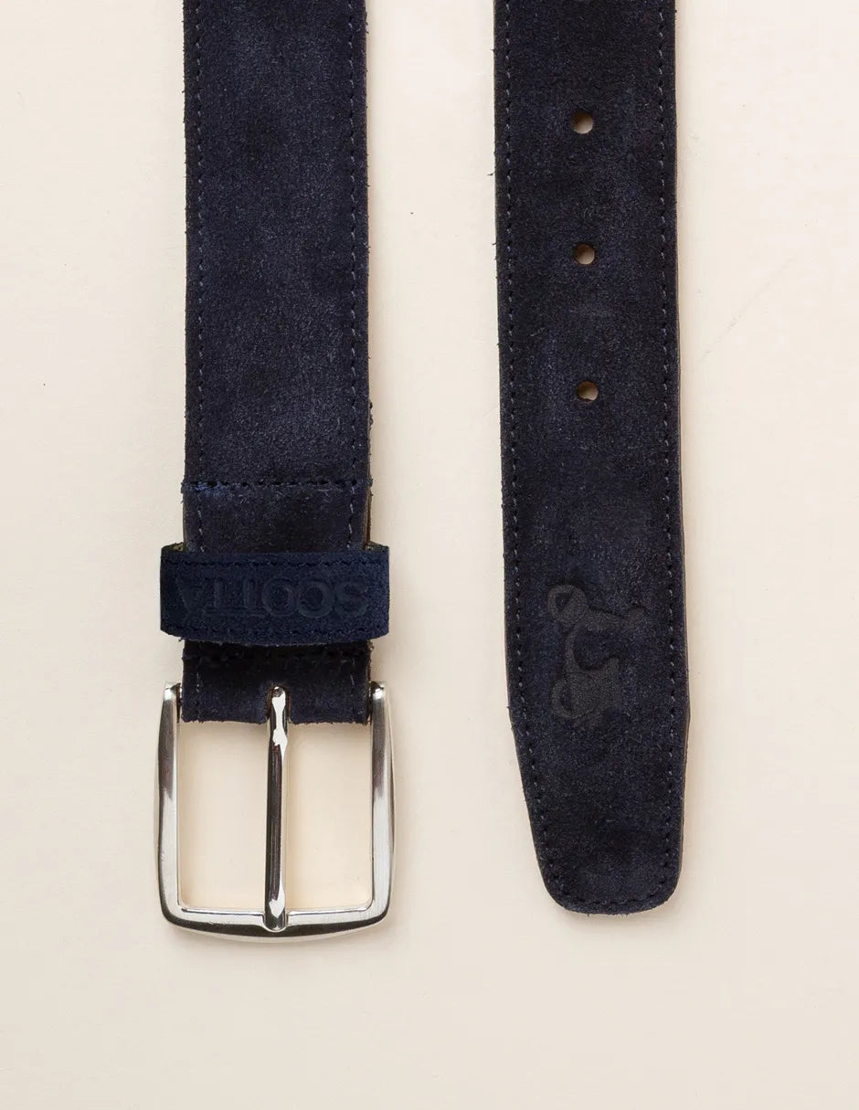 Cinturón de piel azul marino