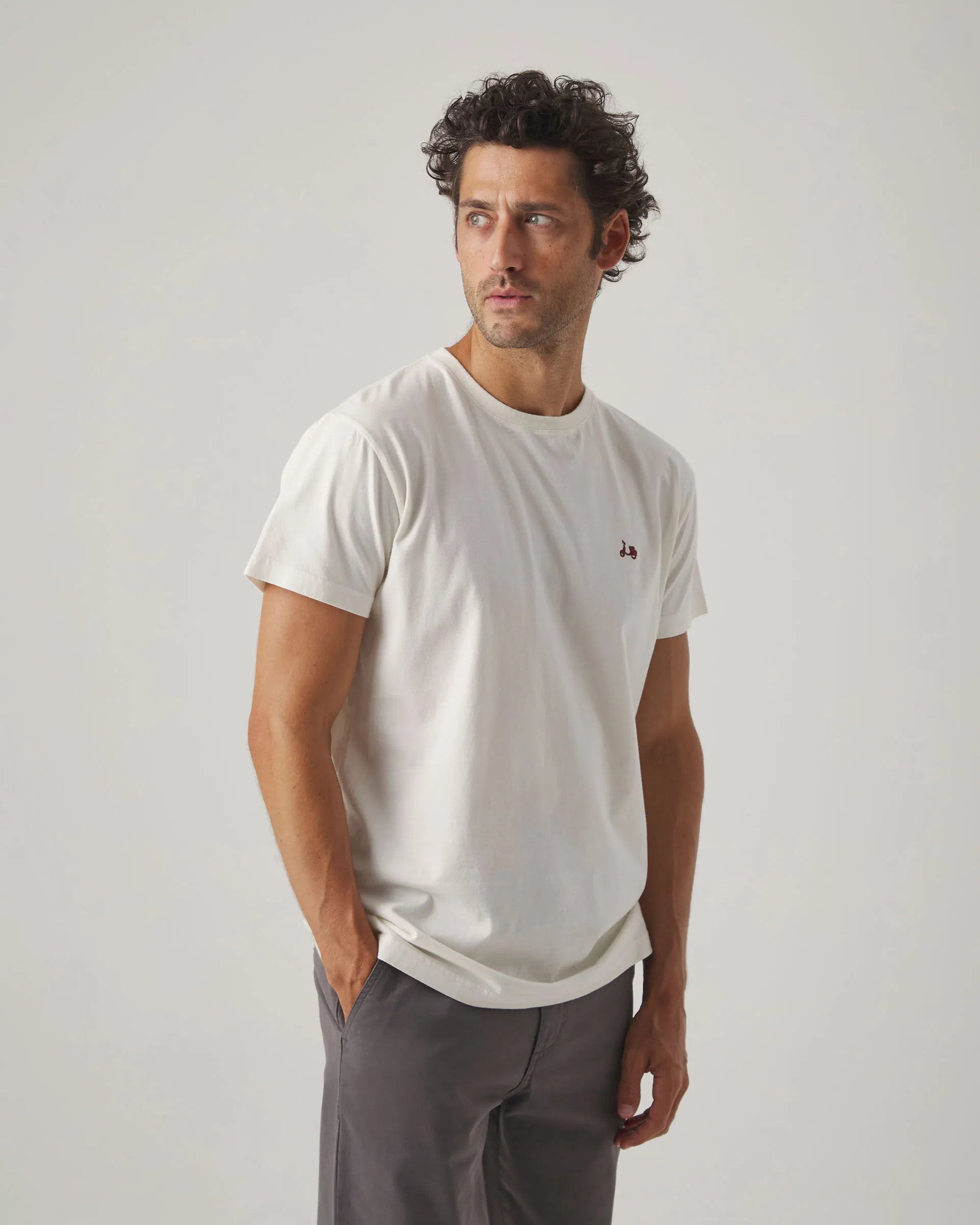 Camiseta con dibujo en la espalda