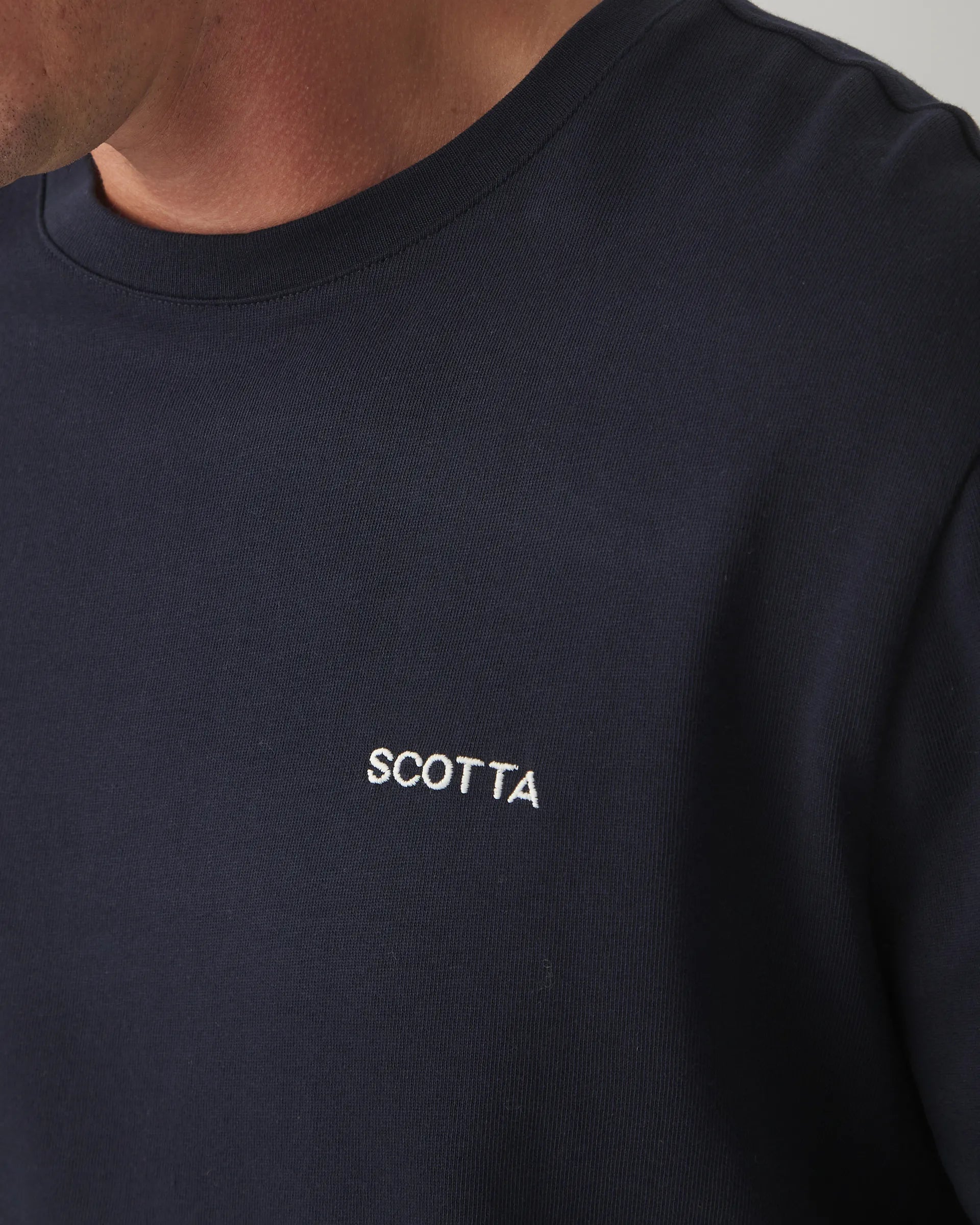 Camiseta azul manga larga