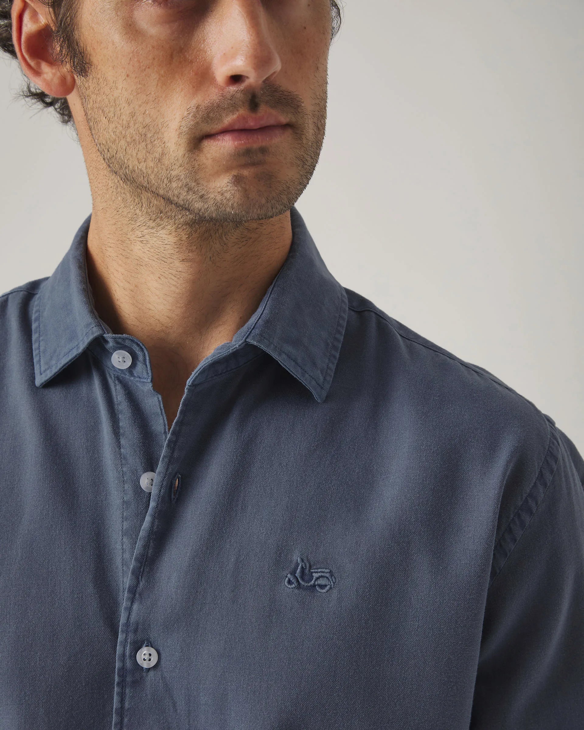 Camisa de algodón azul