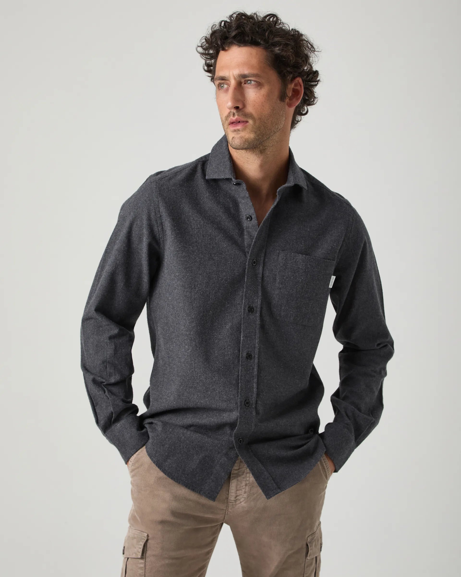 Camisa con bolsillo hombre