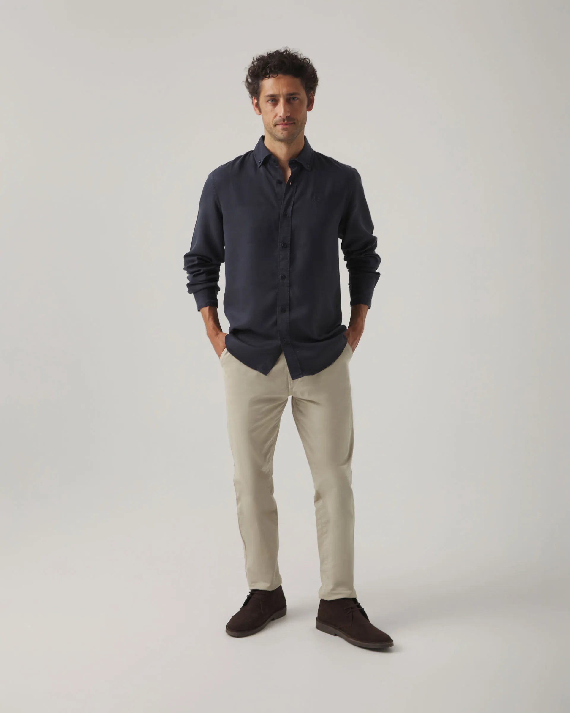 Camisa ligera azul marino