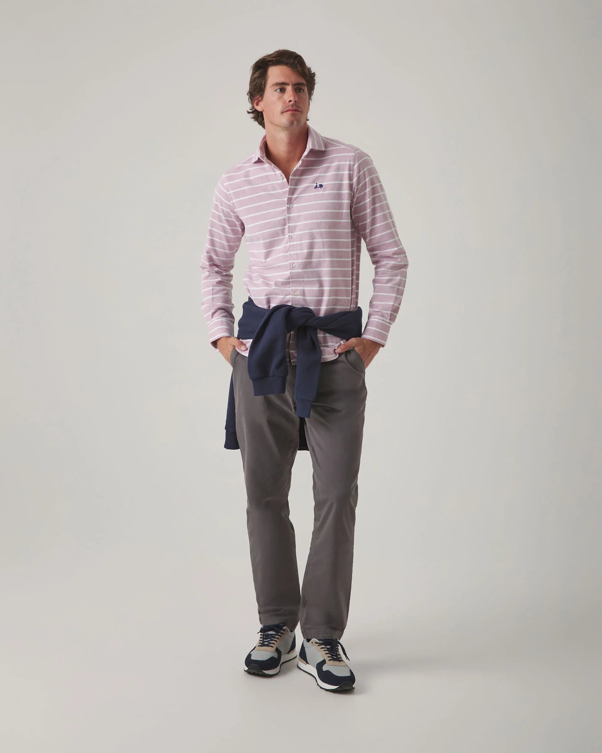 Camisa de rayas horizontales burdeos