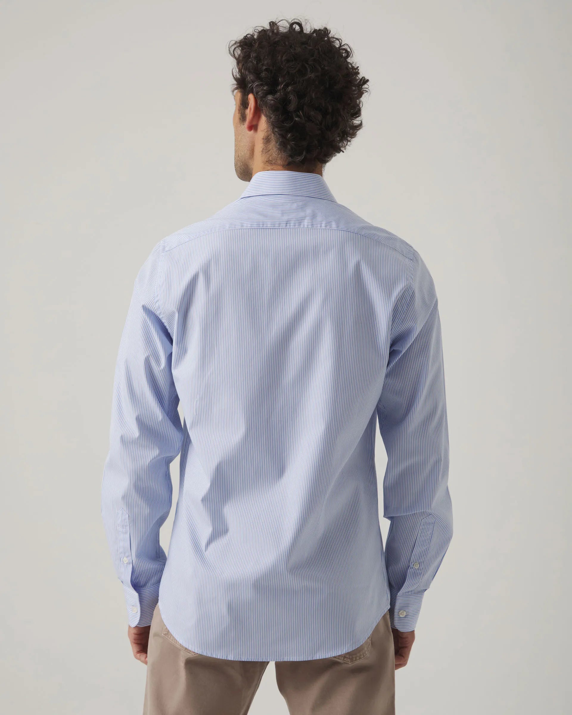 Camisa de vestir de rayas azul