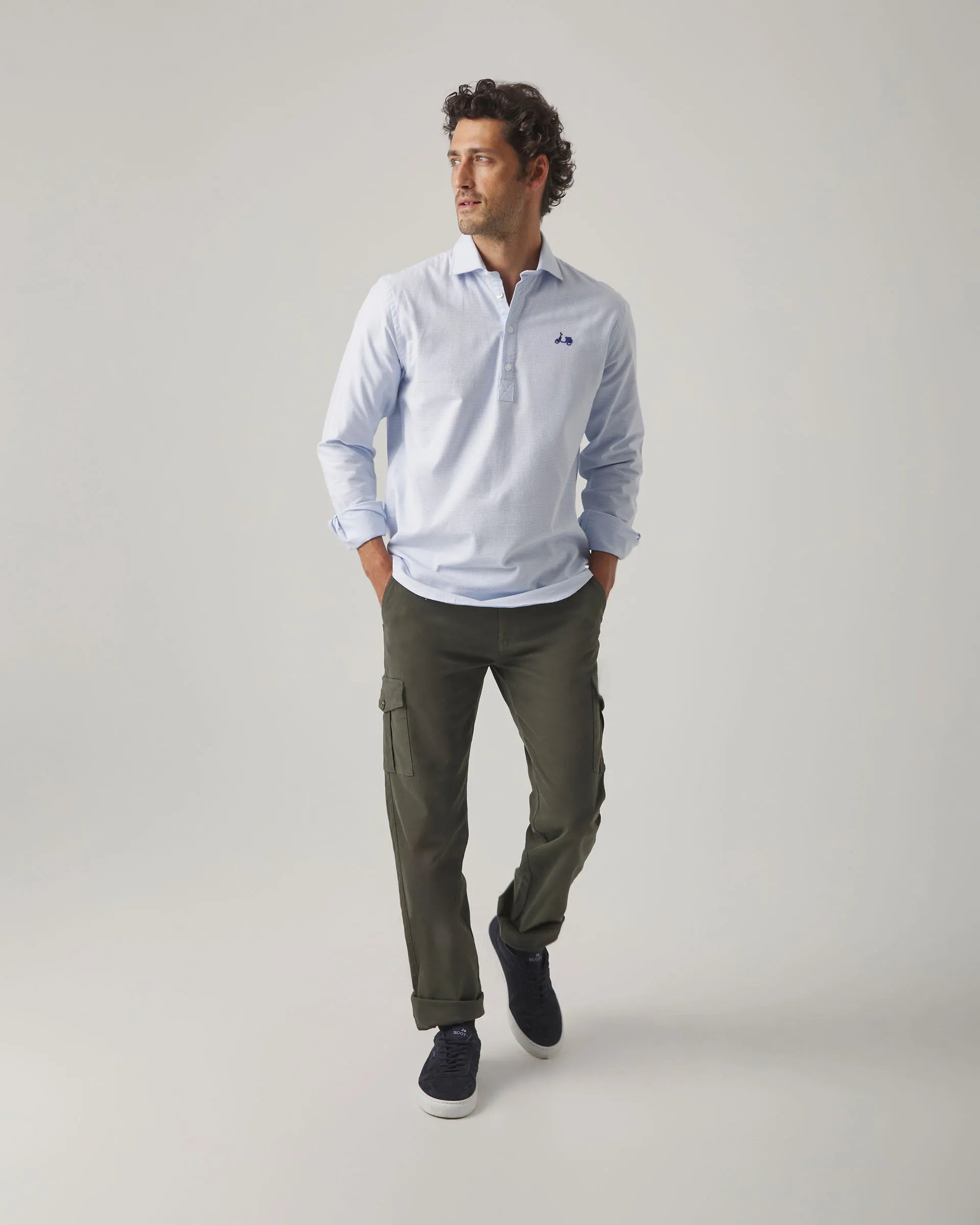 Camisa polera con estampado de pata de gallo