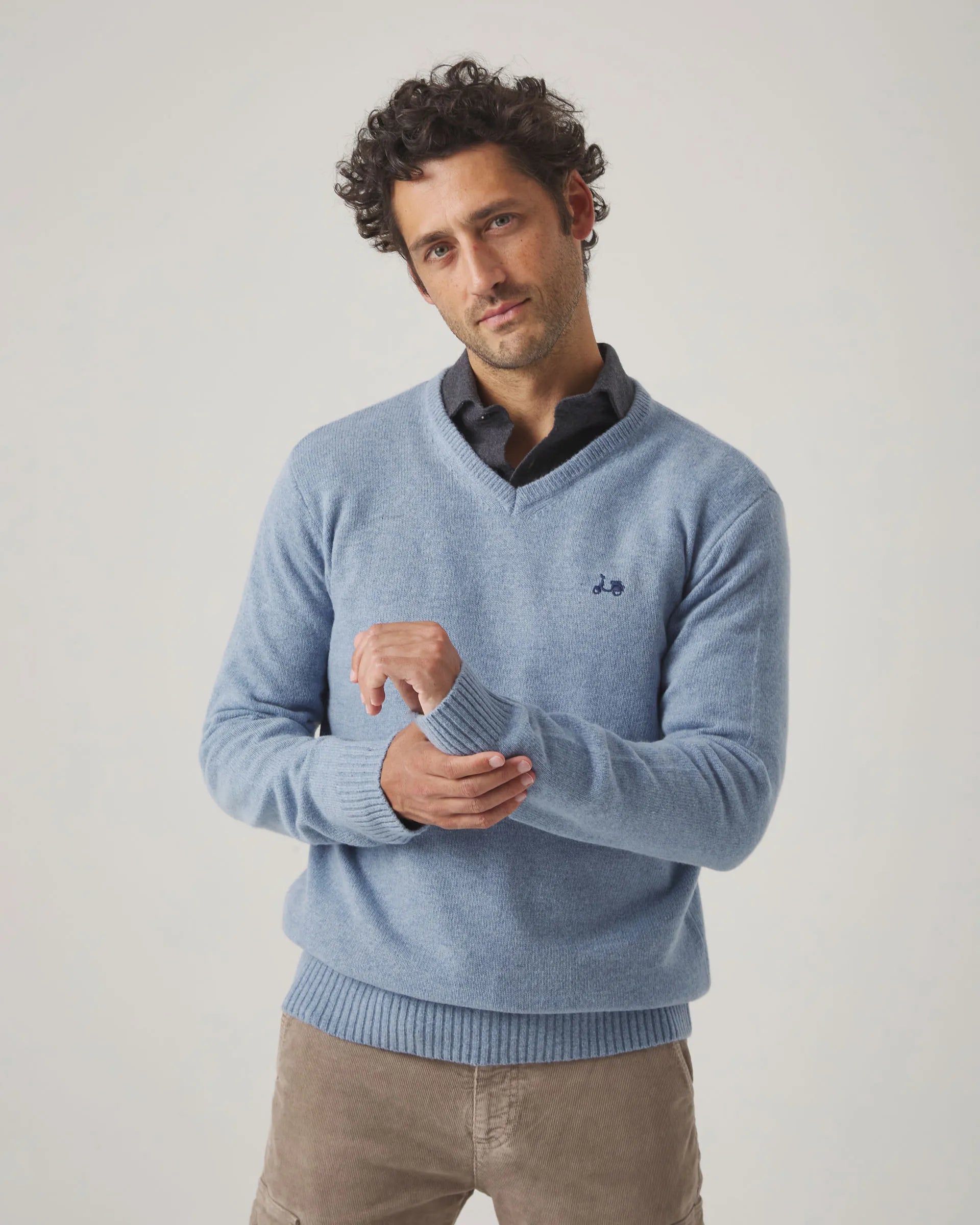 Jersey cuello pico en azul