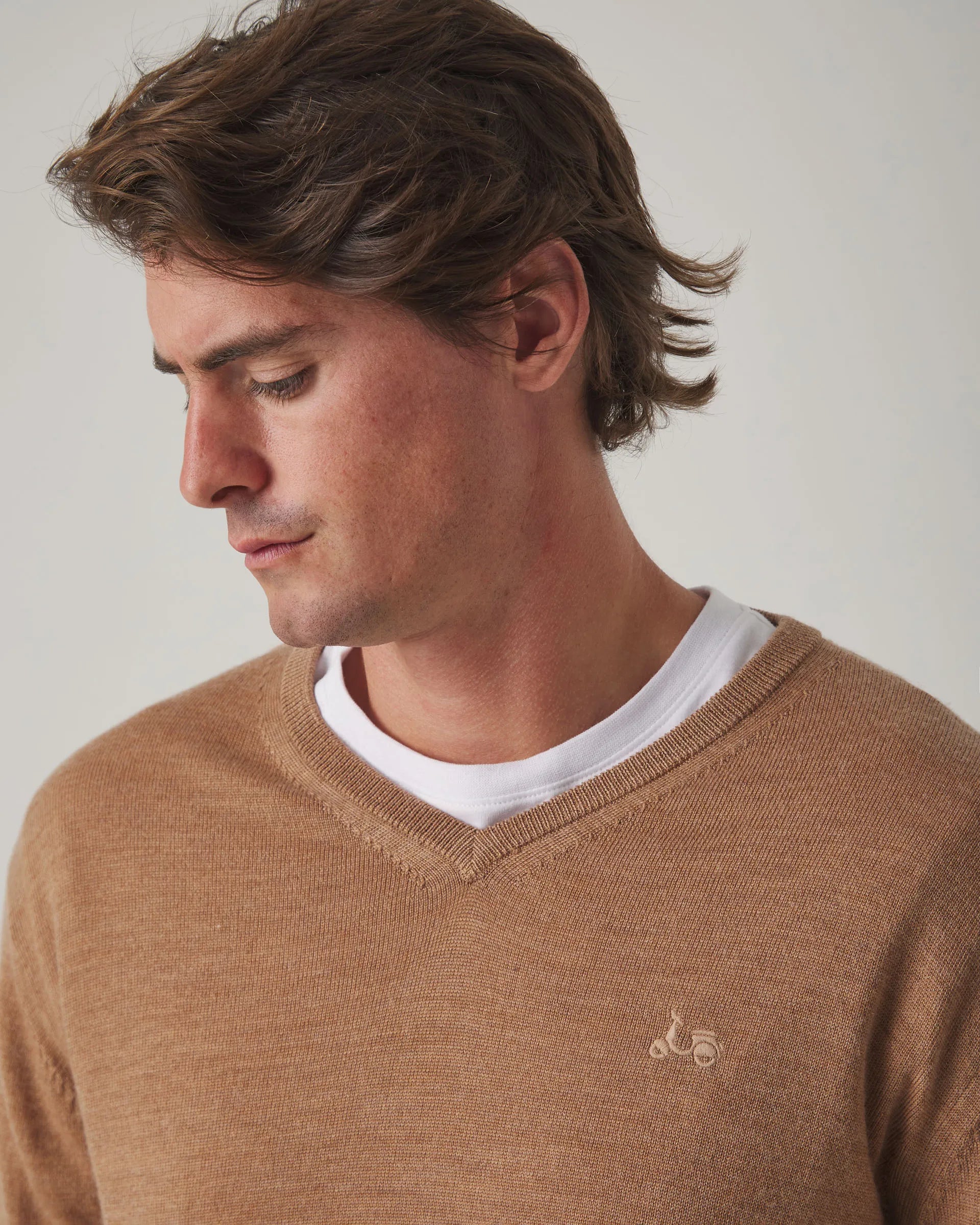 Jersey cuello pico beige