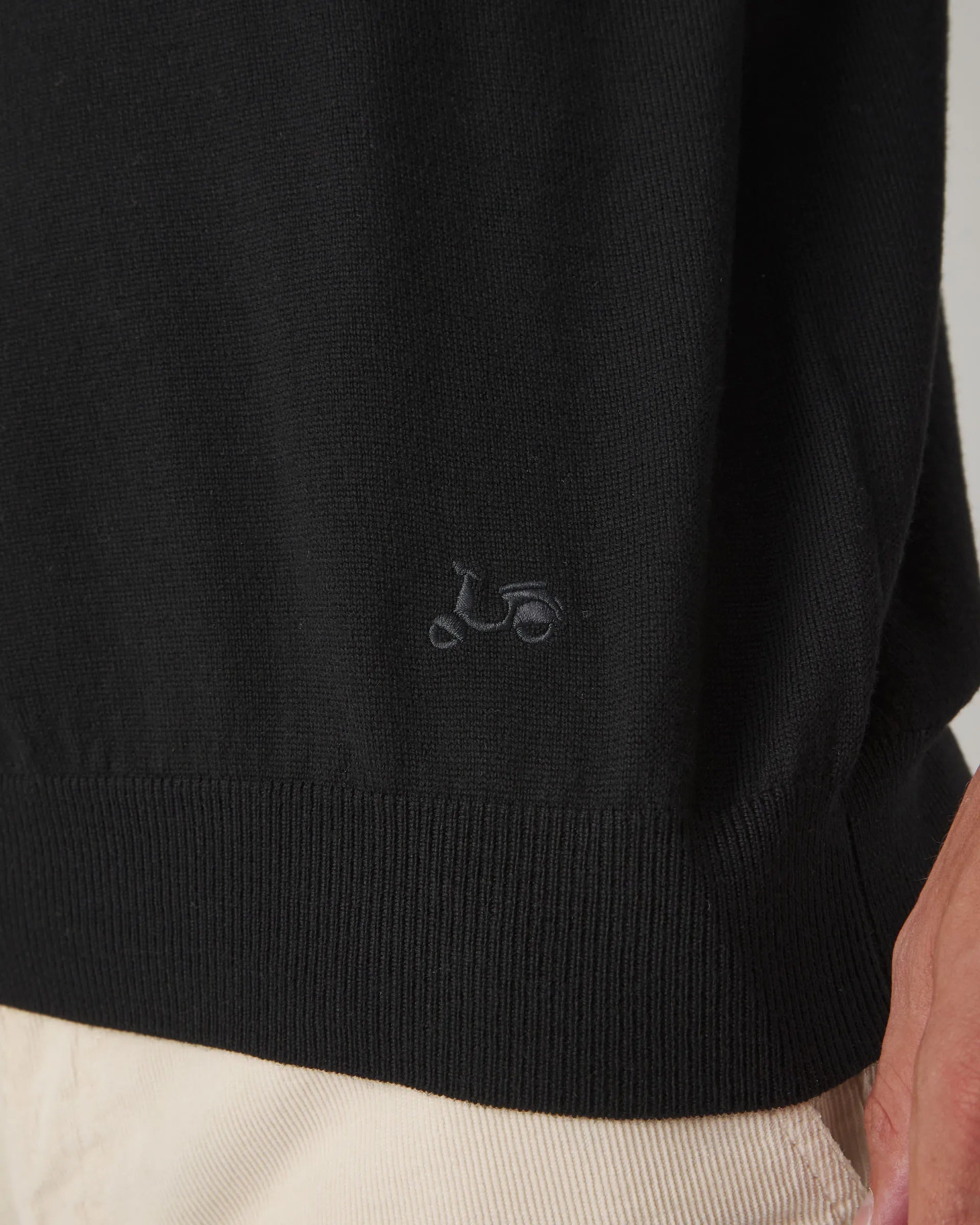 Jersey de cuello alto negro