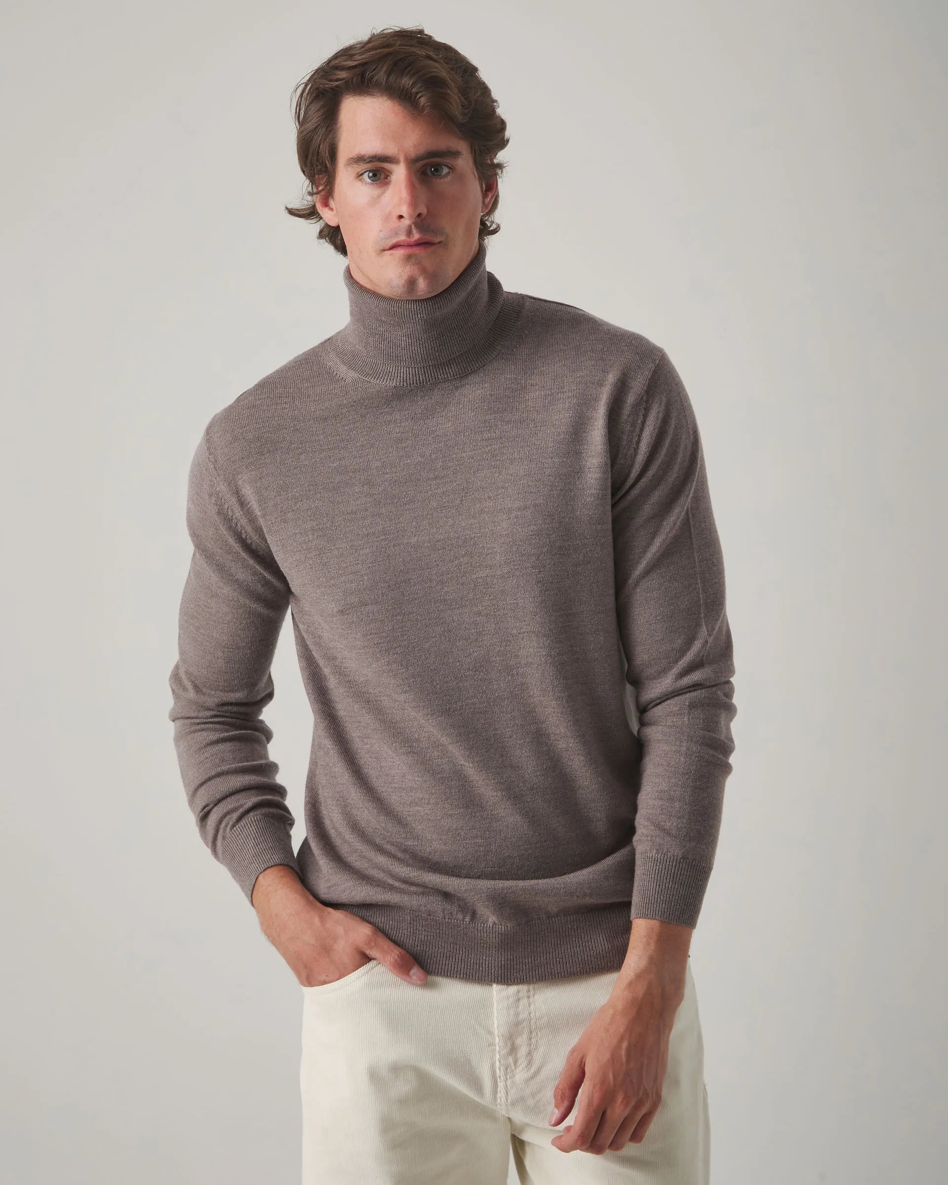 Jersey cuello alto marrón