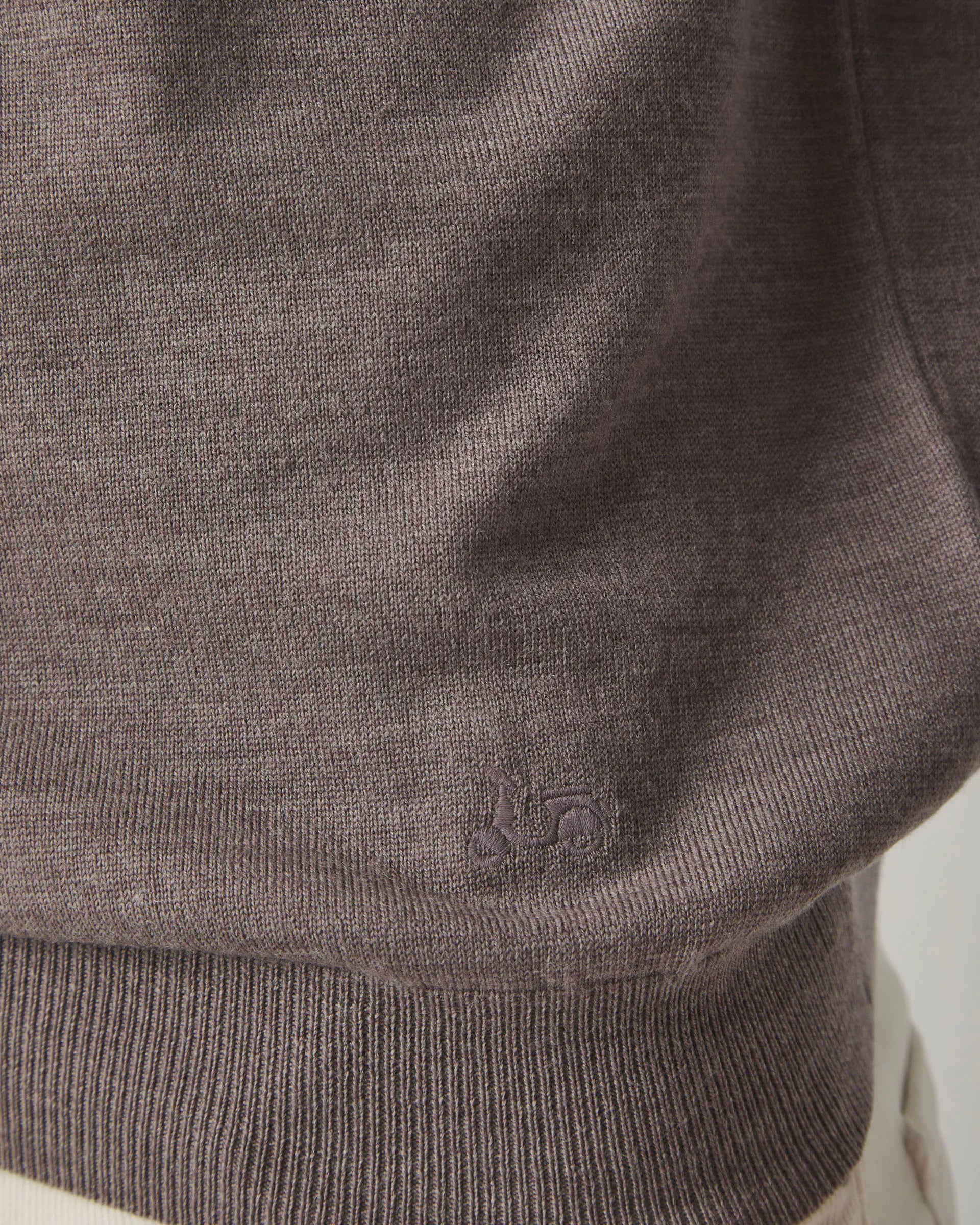 Jersey cuello alto marrón