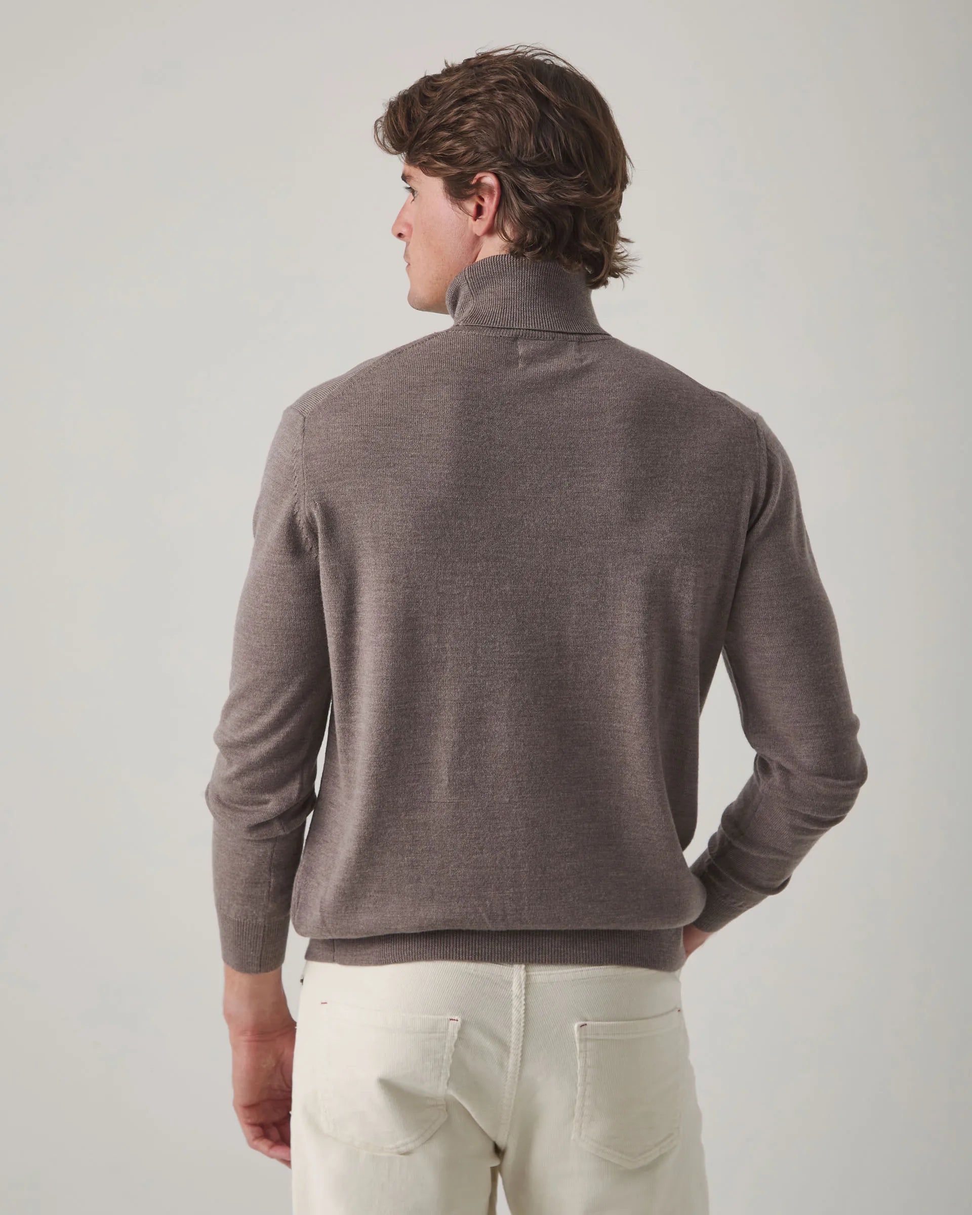 Jersey cuello alto marrón