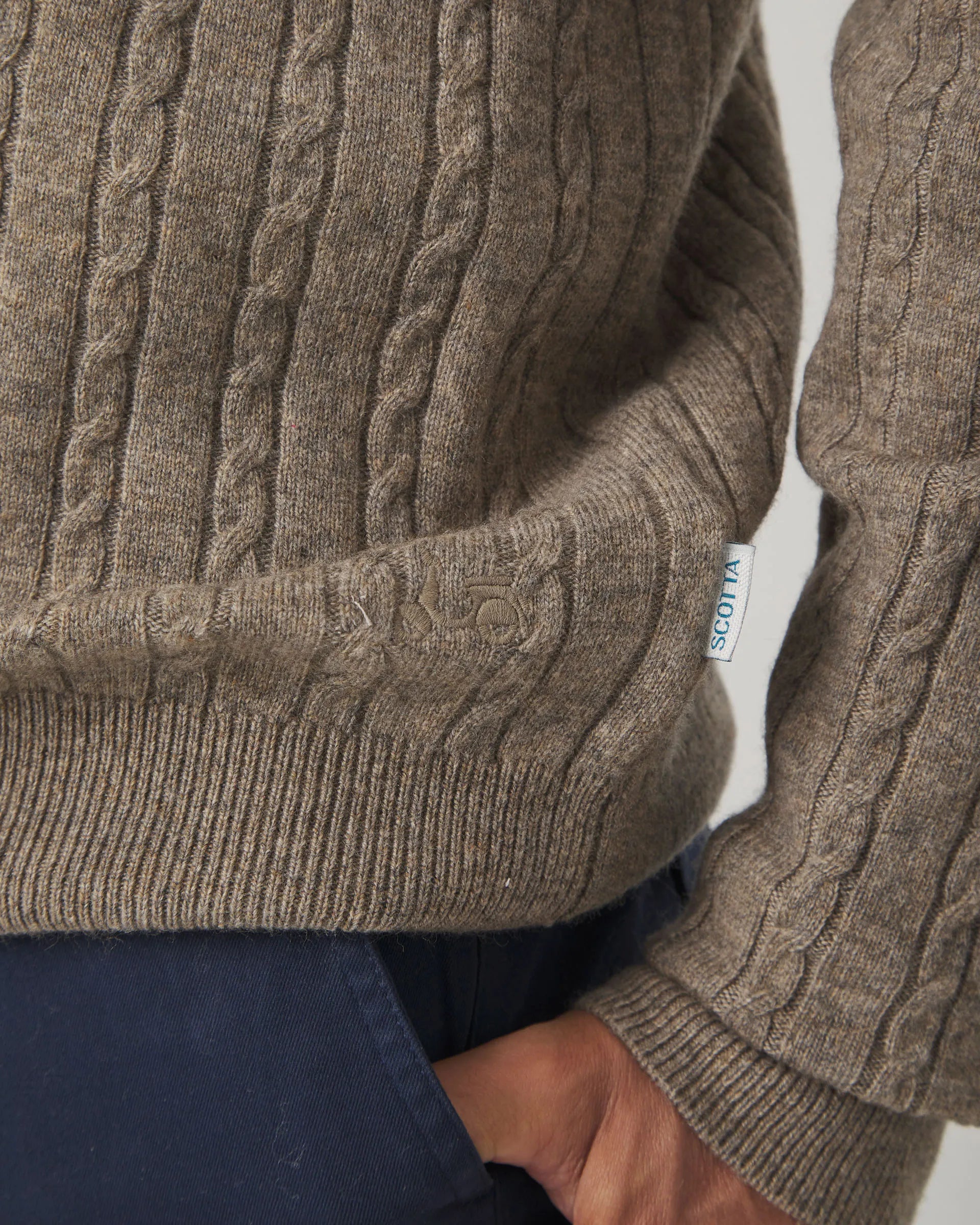 Jersey de ochos en marrón