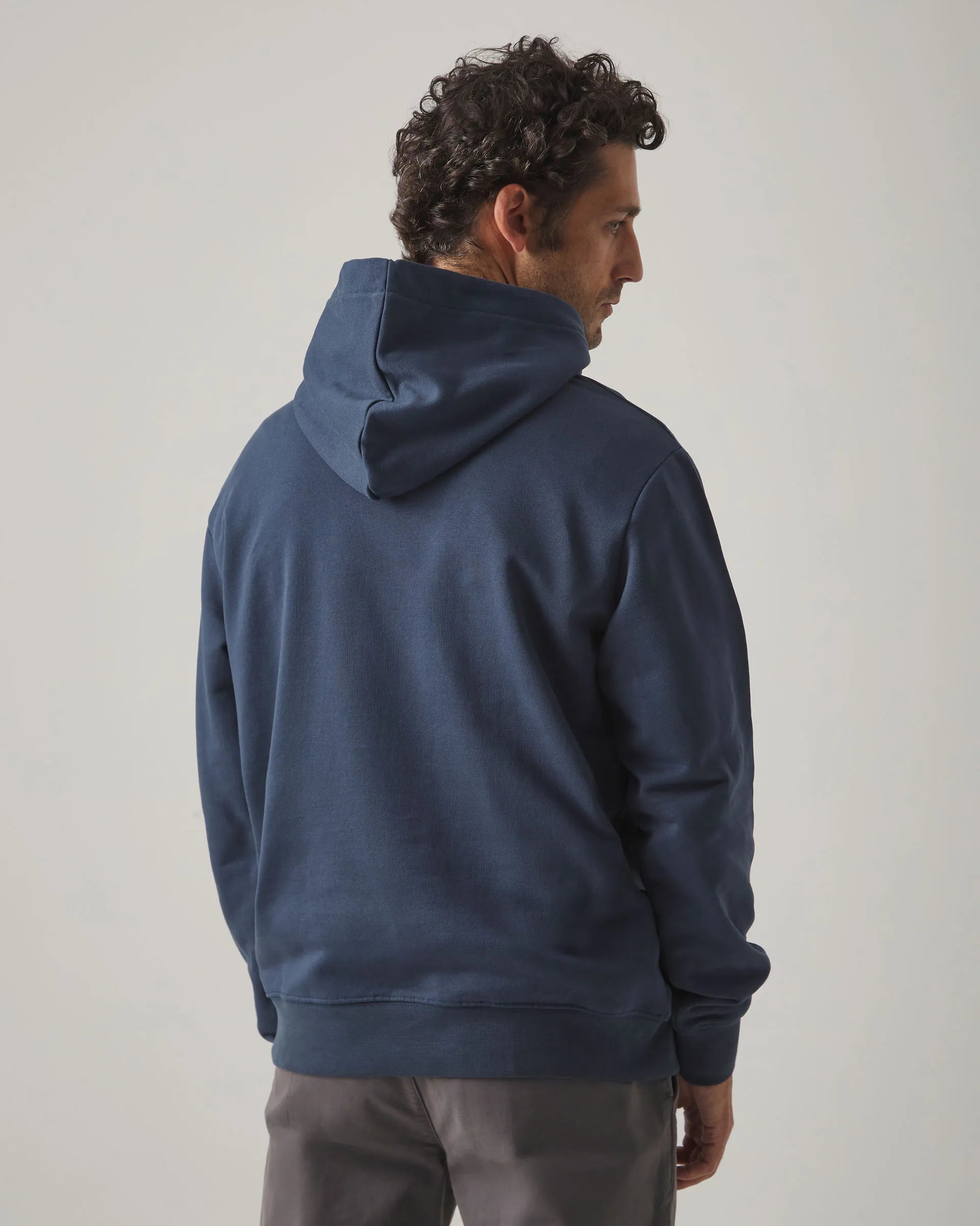 Sudadera con capucha azul marino