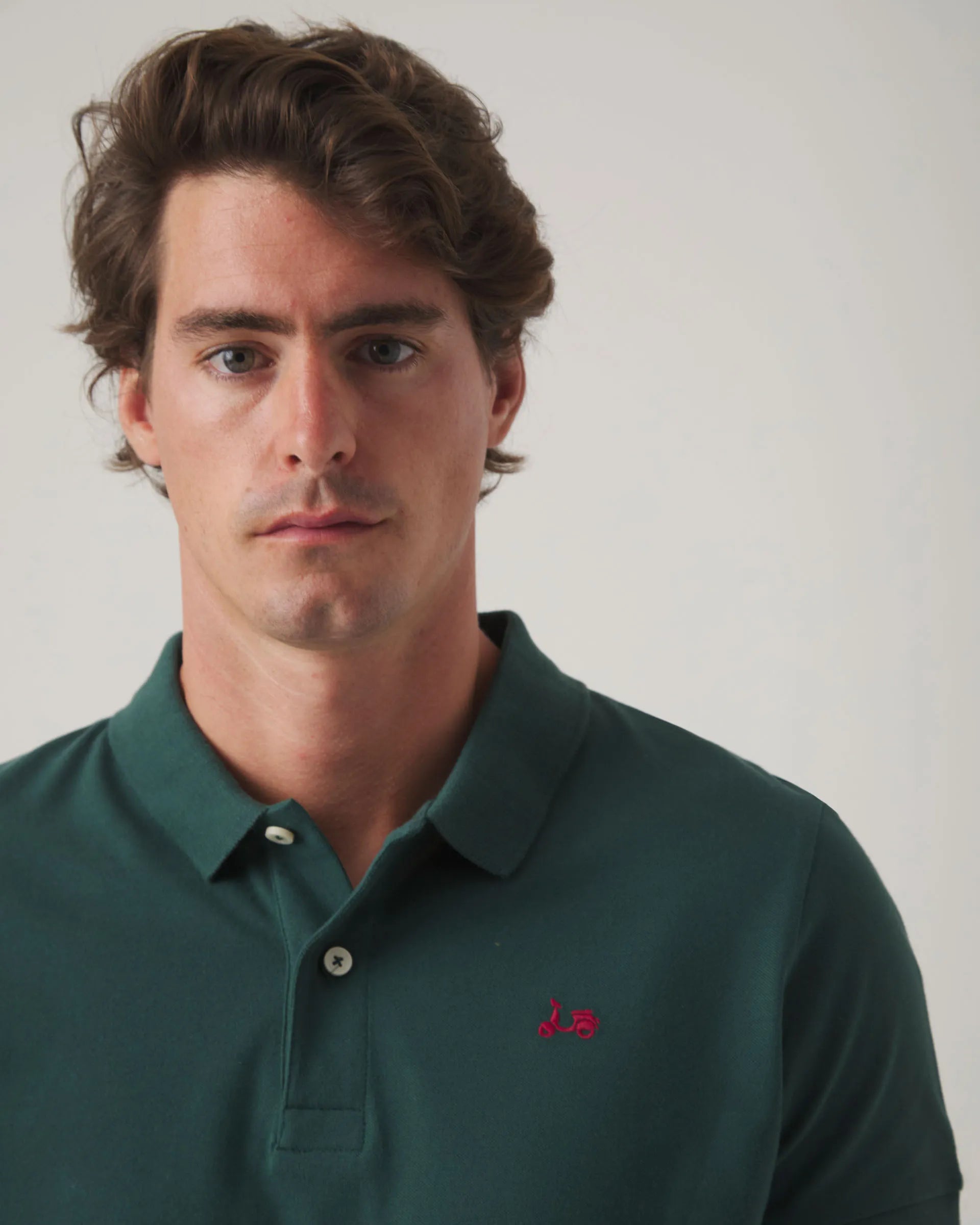 Polo básico verde botella