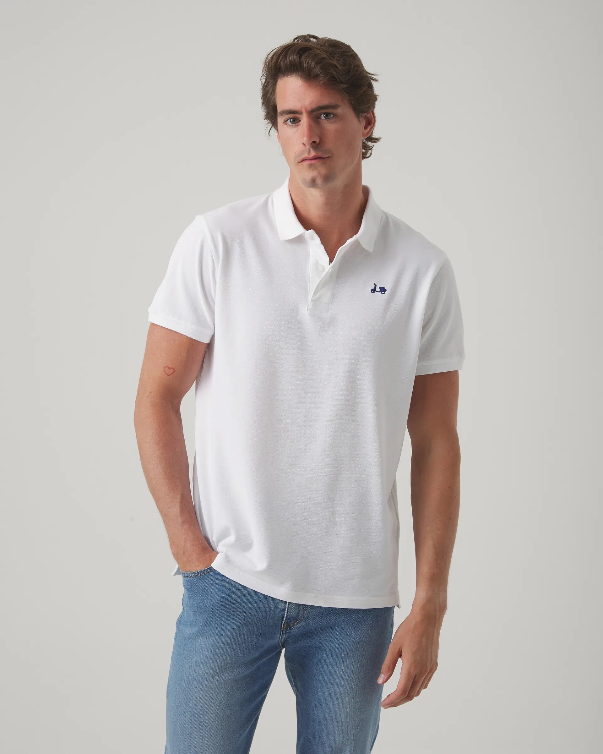Polo básico blanco hombre