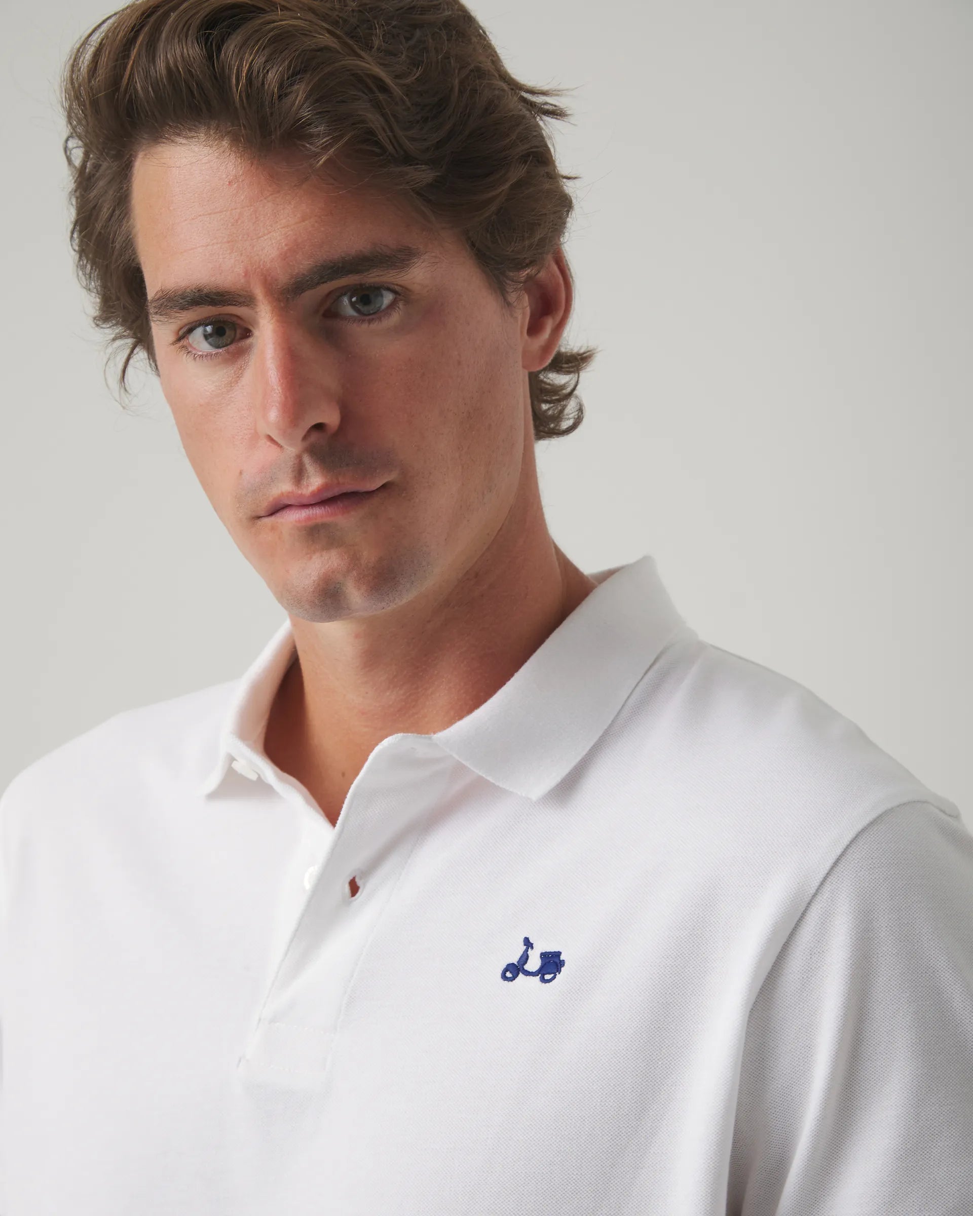 Polo básico blanco hombre
