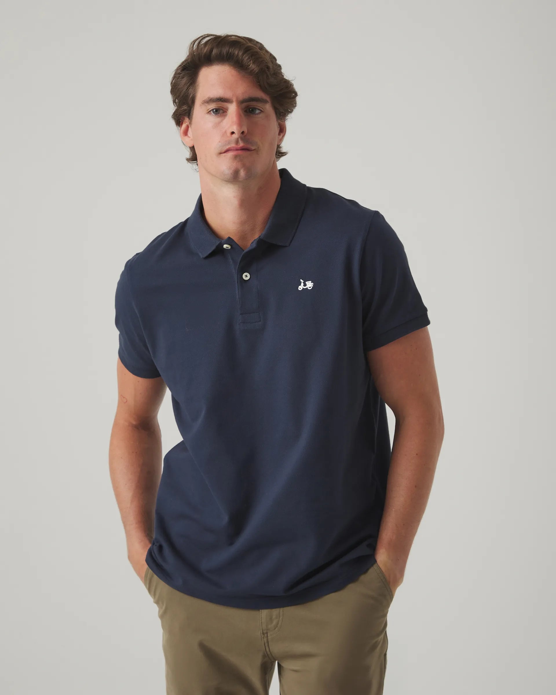 Polo básico azul hombre