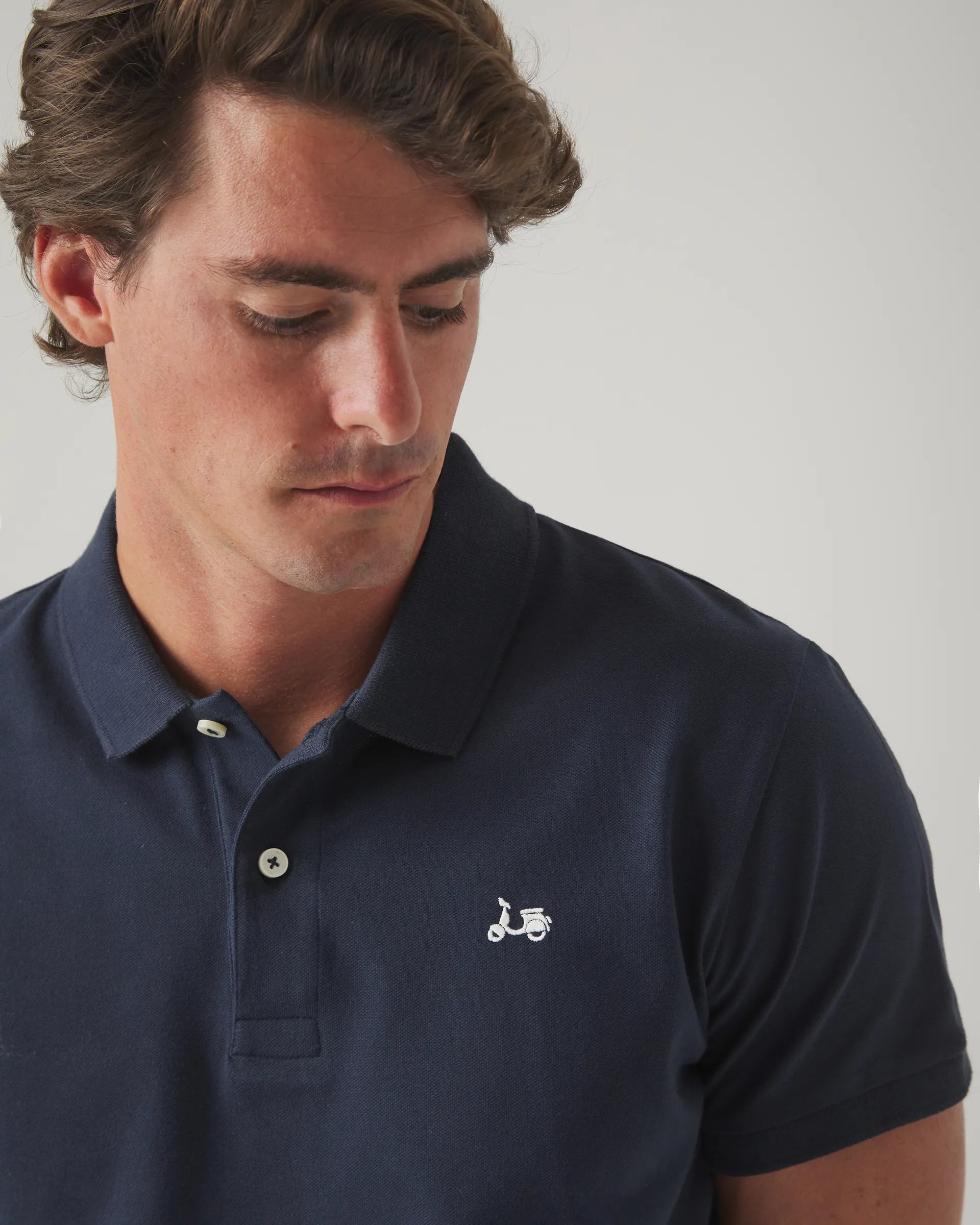 Polo básico azul hombre