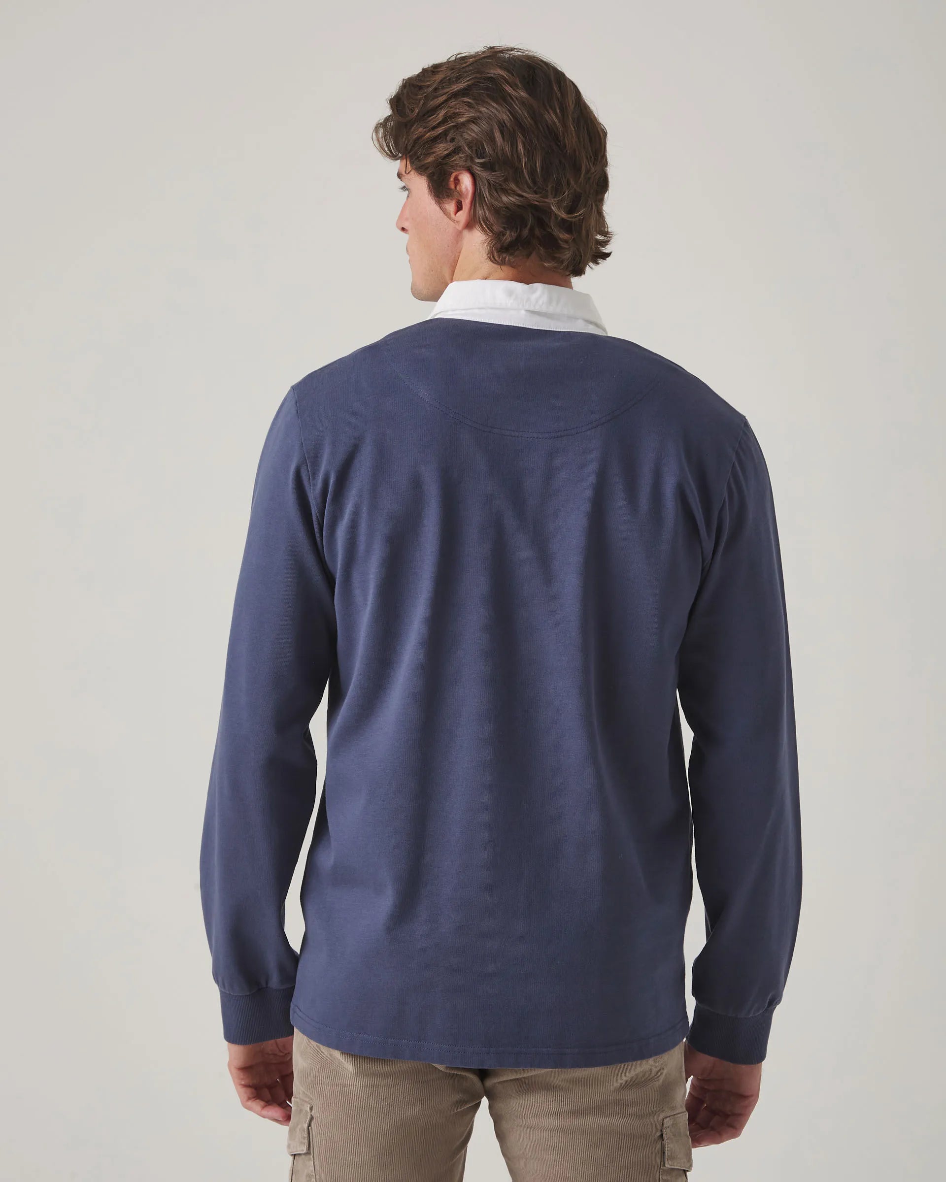 Polo azul marino de manga larga