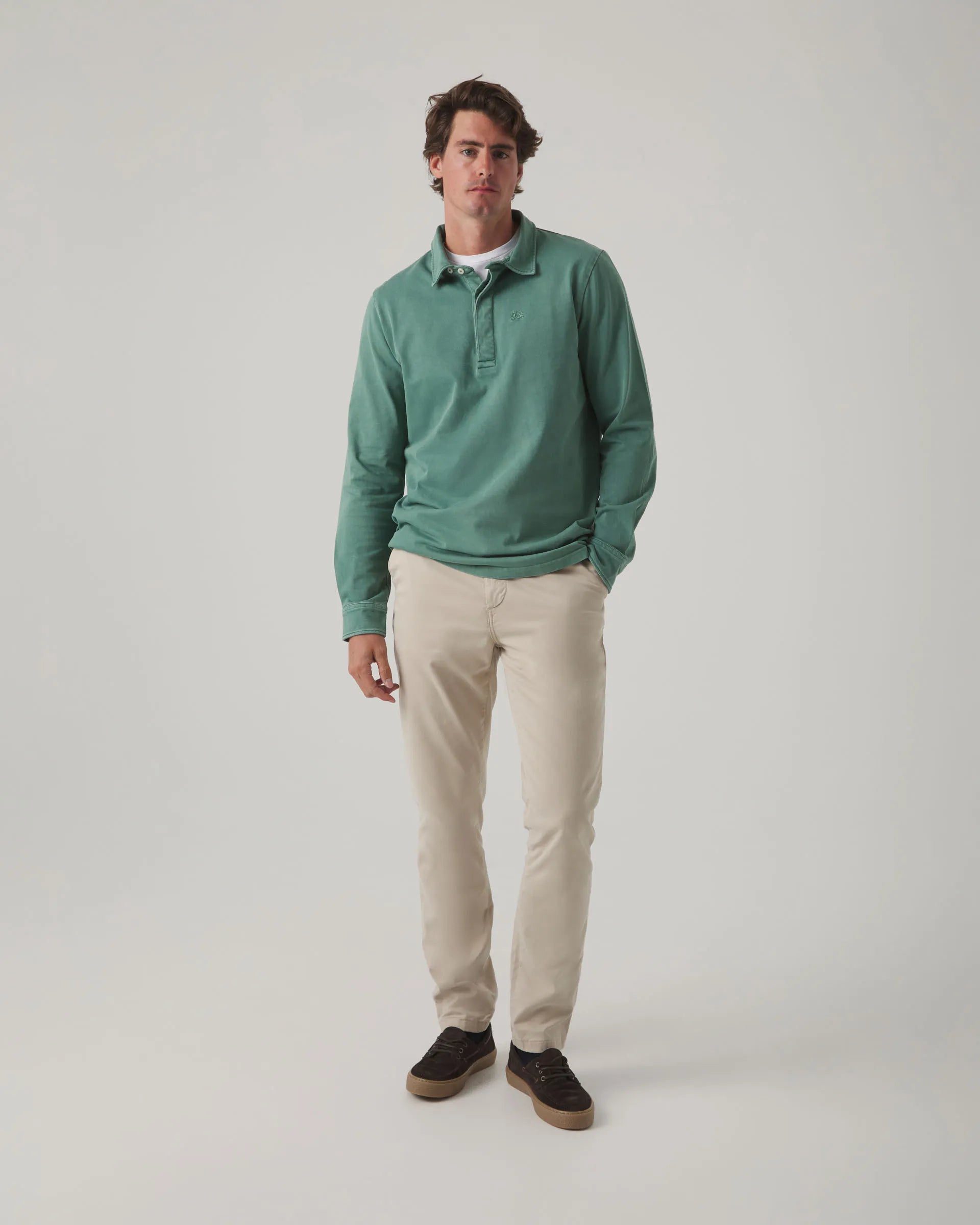 Polo liso verde de manga larga