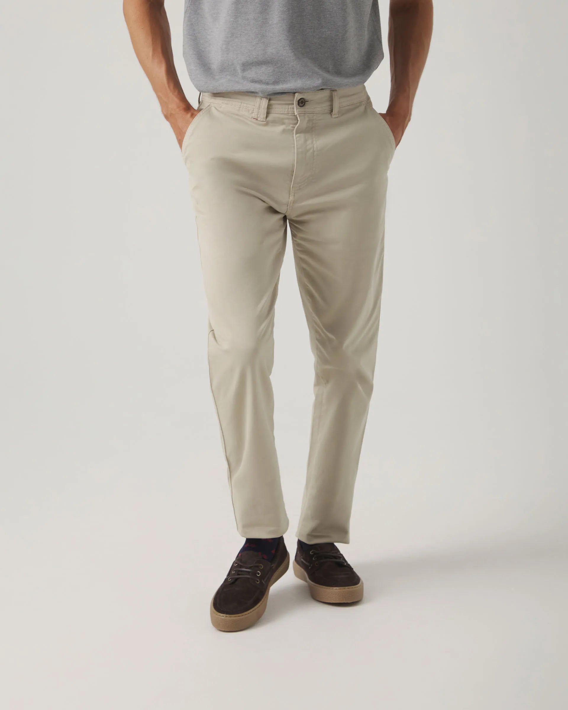 Pantalón chino beige