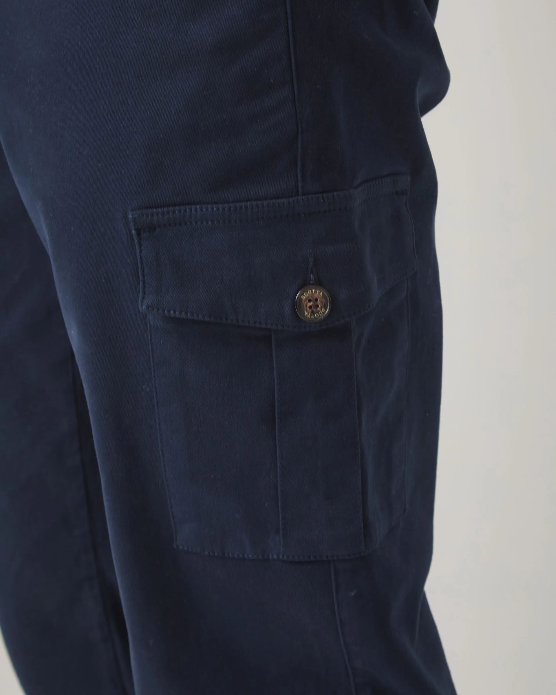 Pantalón cargo azul marino