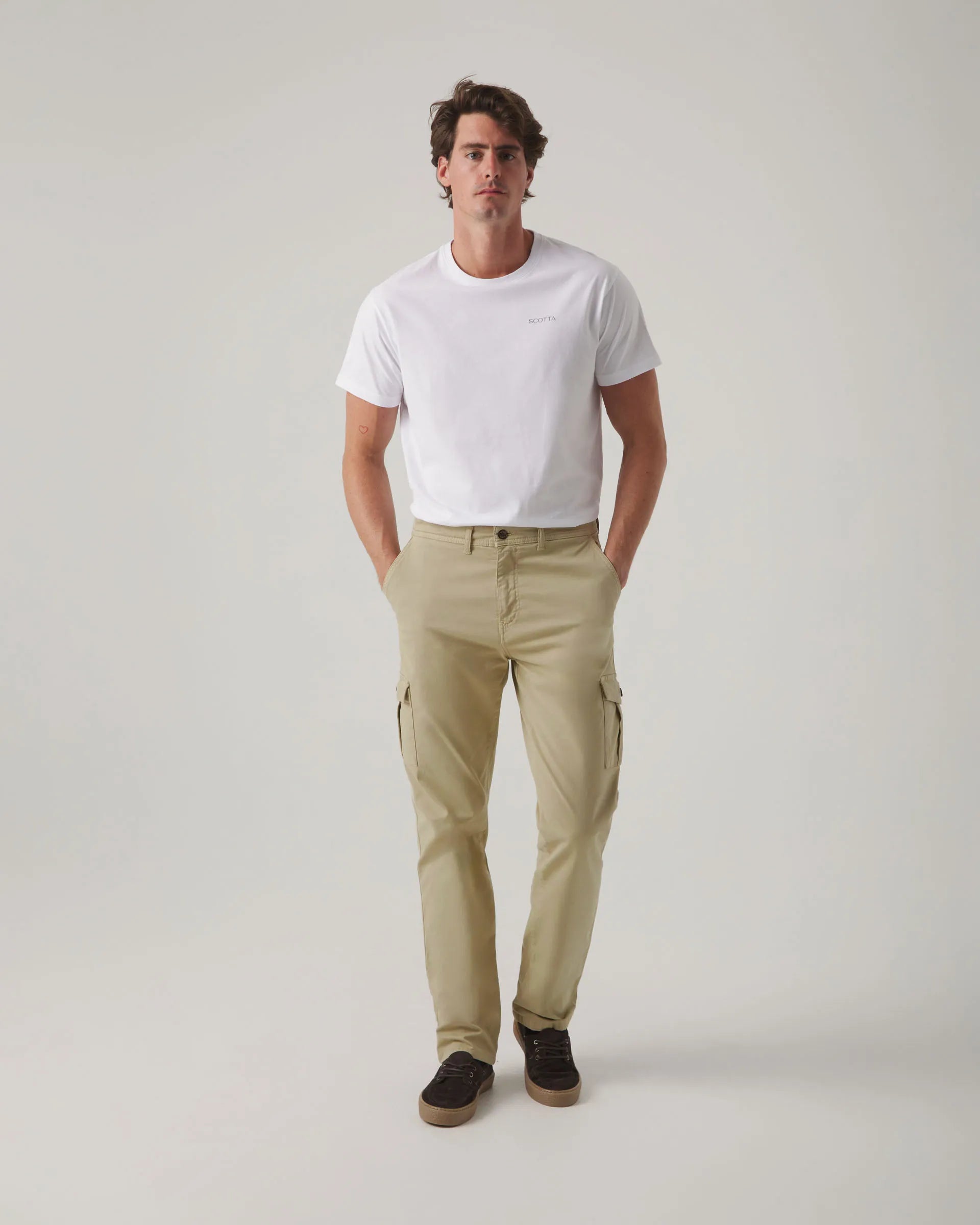 Pantalón cargo beige