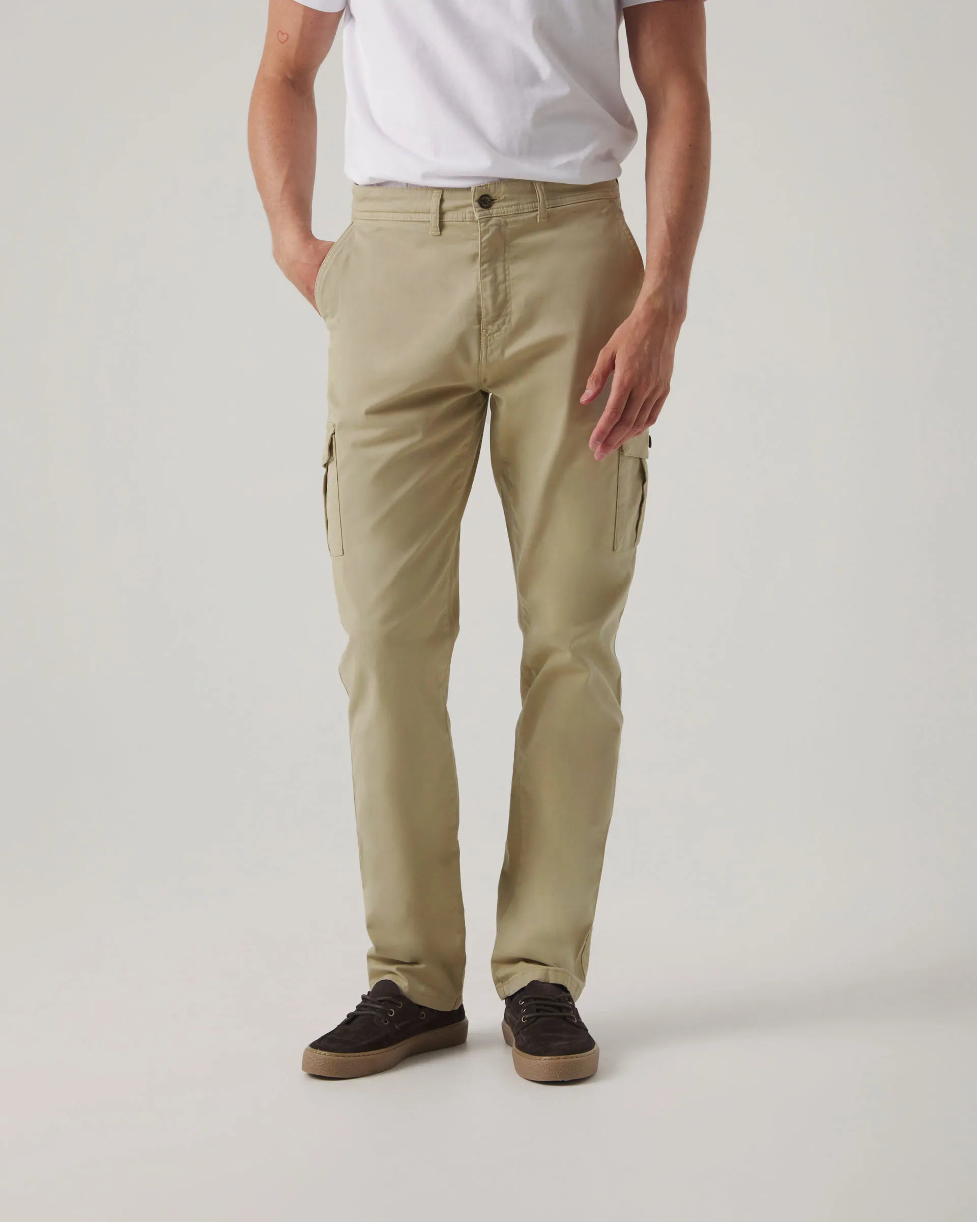Pantalón cargo beige