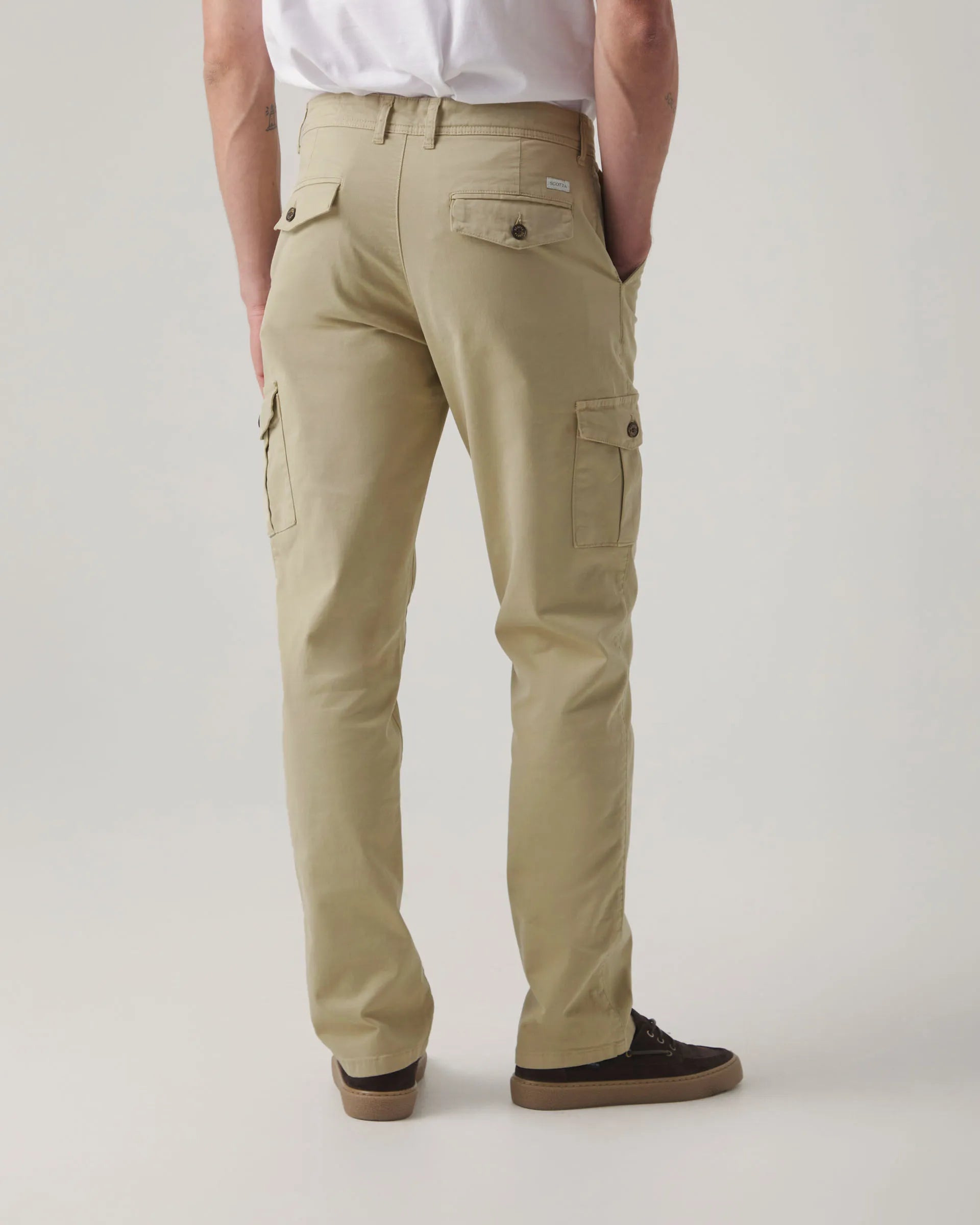 Pantalón cargo beige