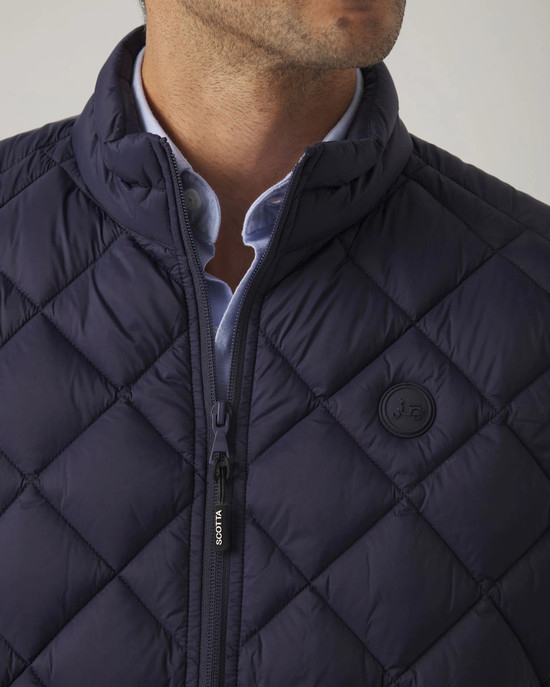 Chaleco azul marino acolchado
