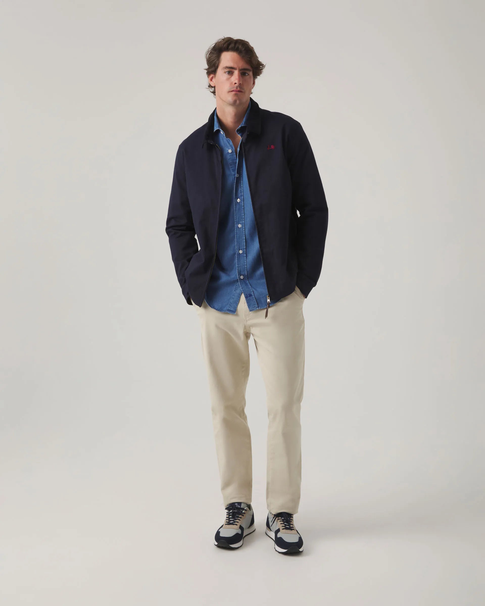 Chaqueta ligera en azul marino