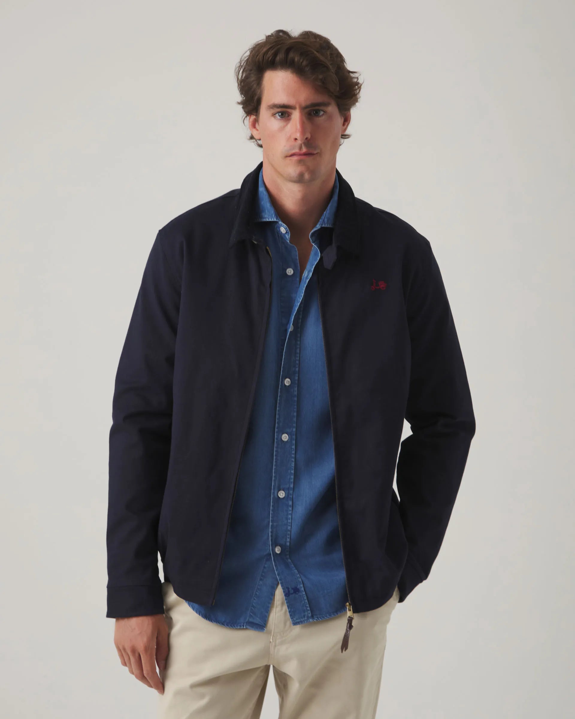 Chaqueta ligera en azul marino