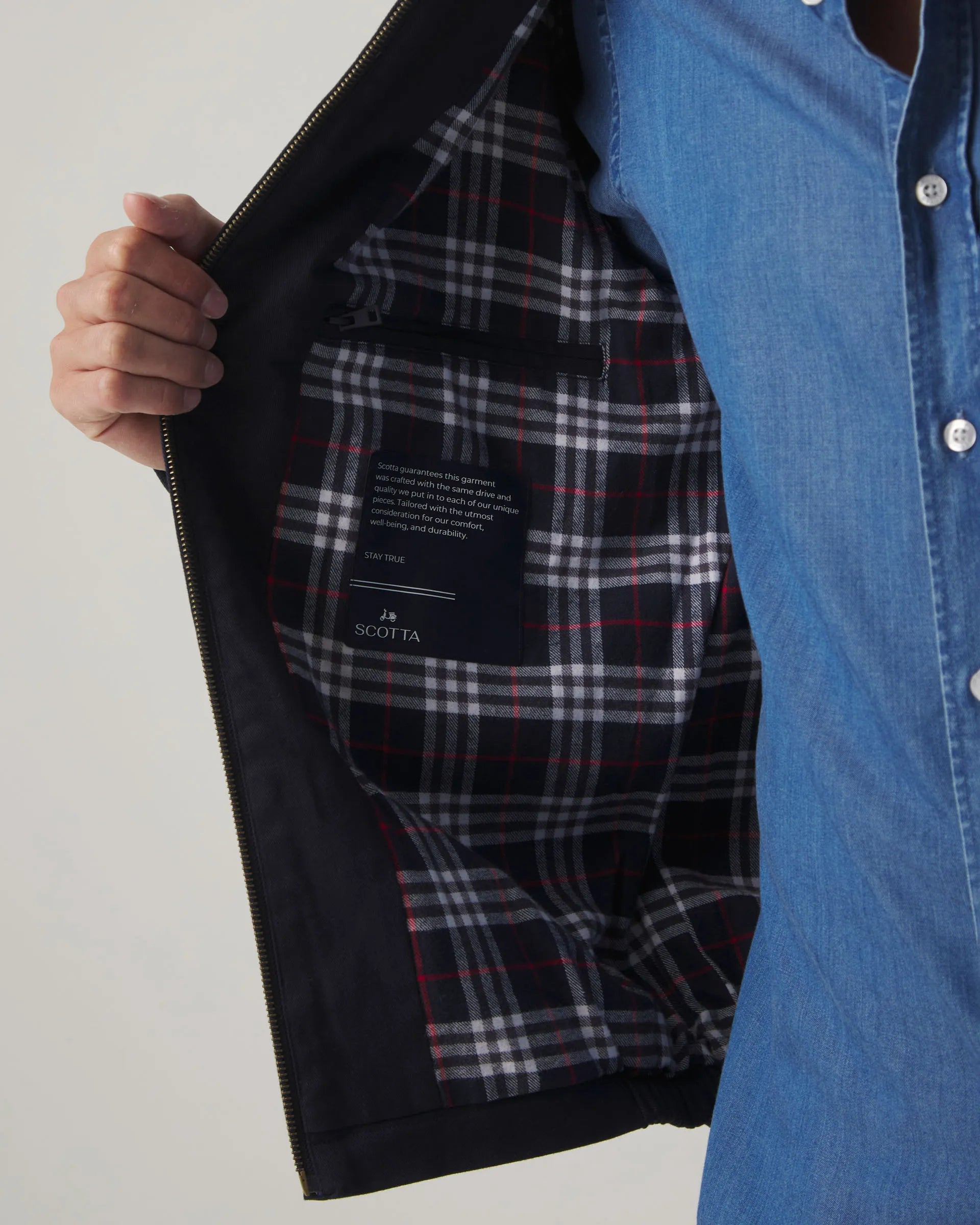 Chaqueta ligera en azul marino