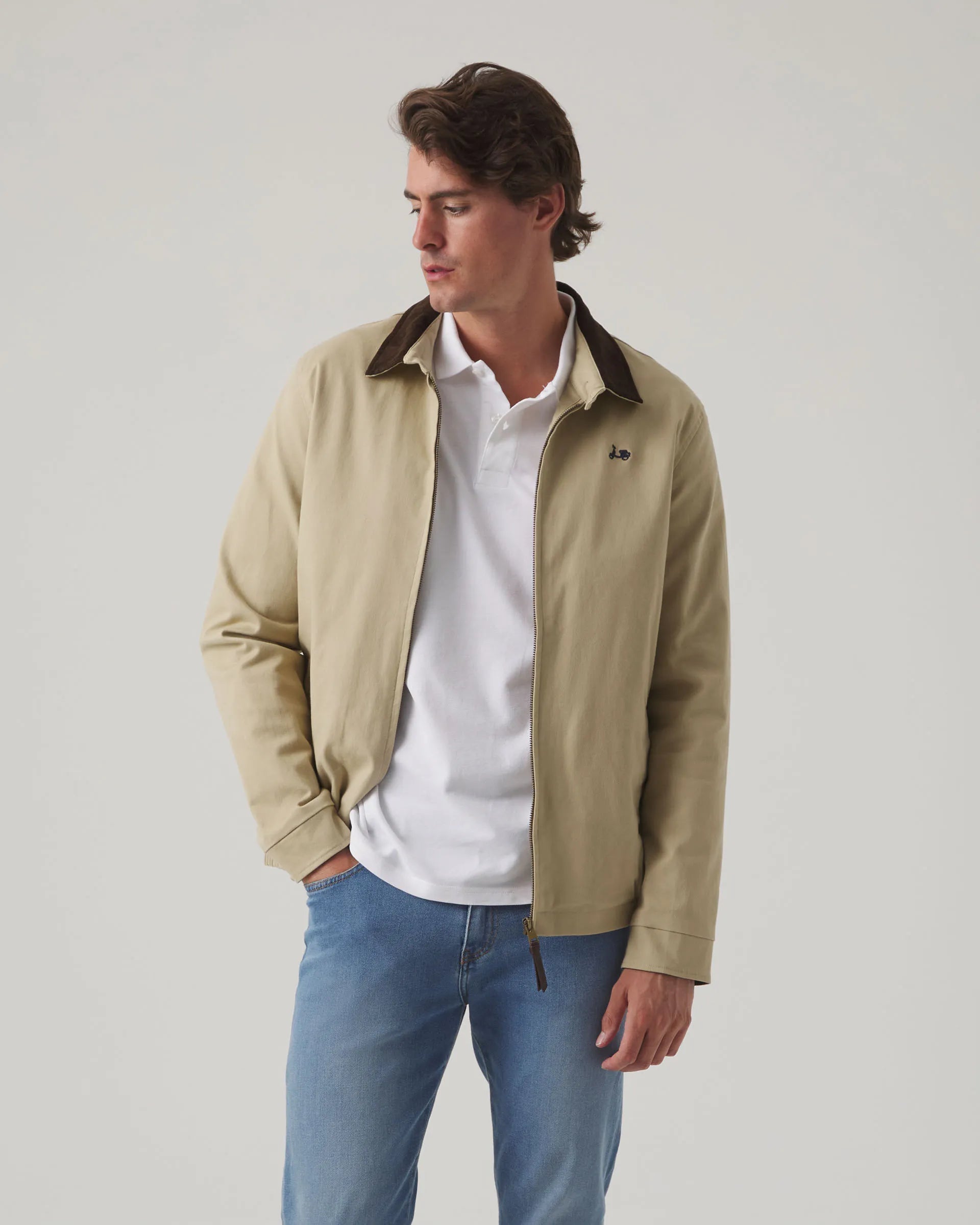 Chaqueta ligera en beige
