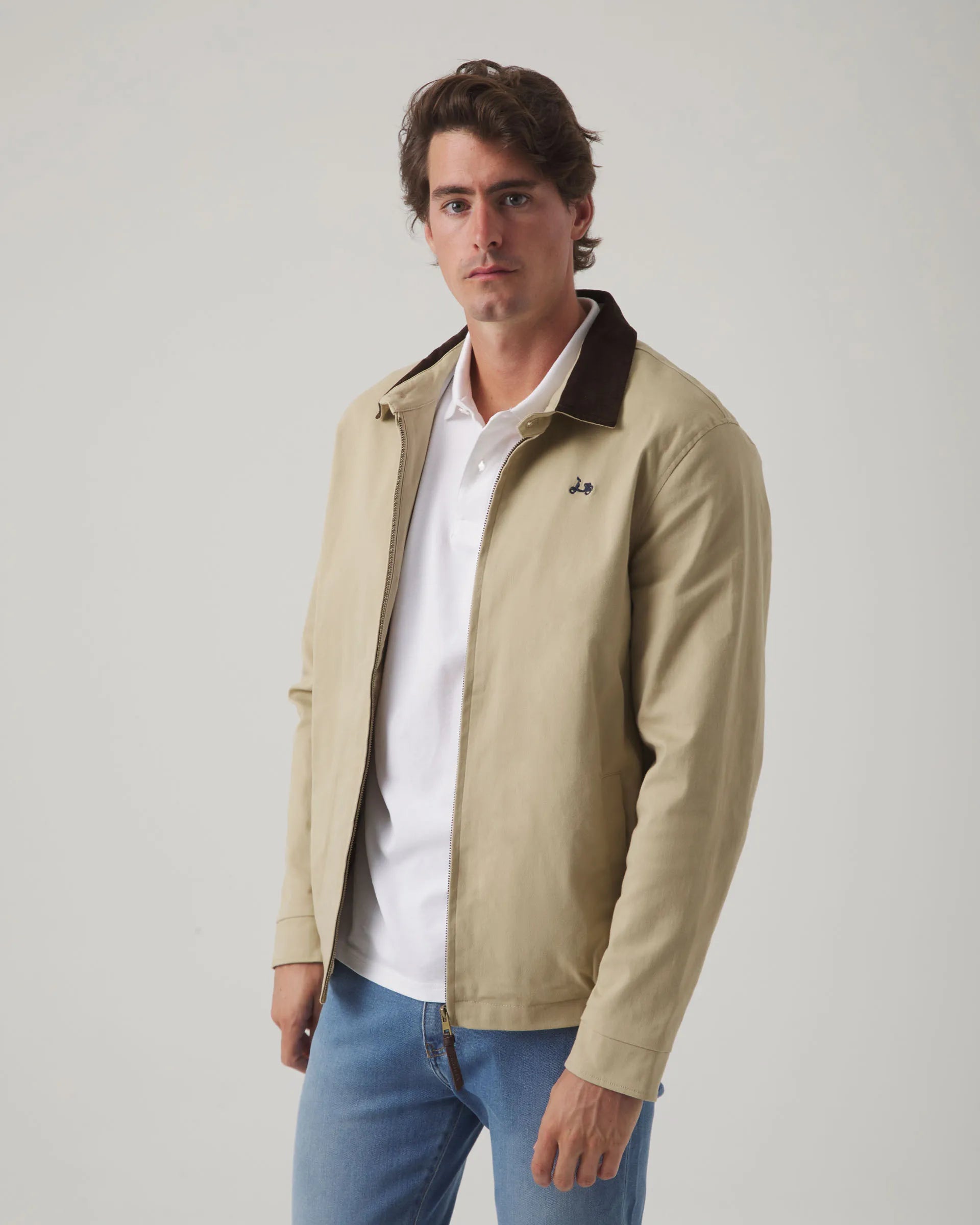 Chaqueta ligera en beige