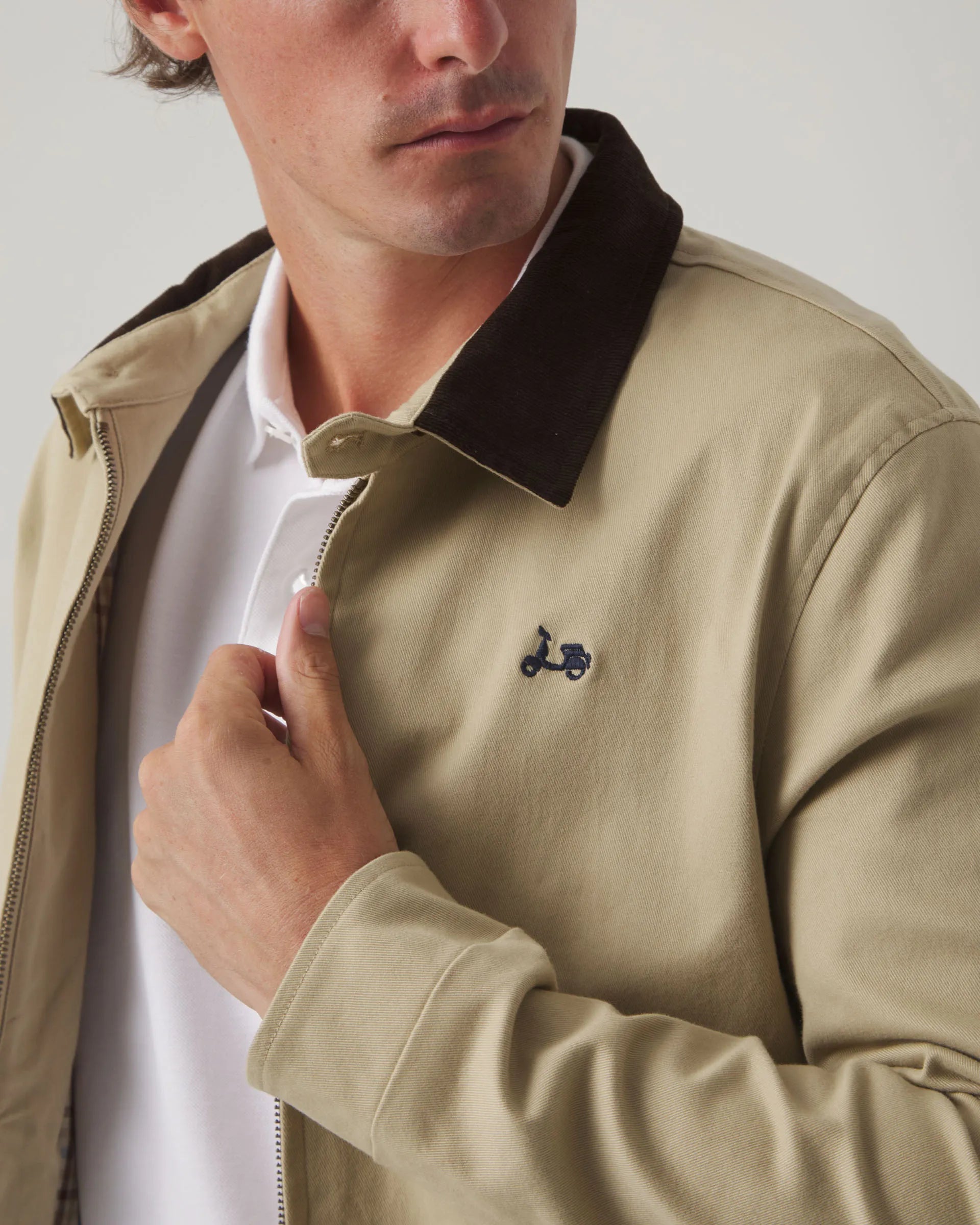 Chaqueta ligera en beige