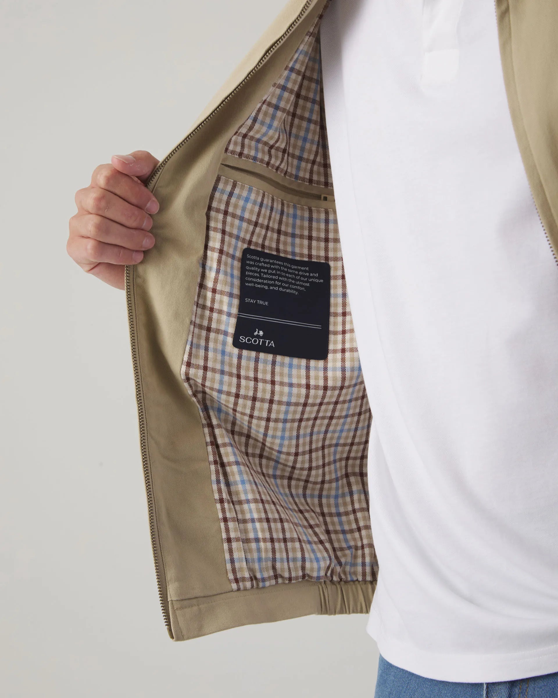 Chaqueta ligera en beige