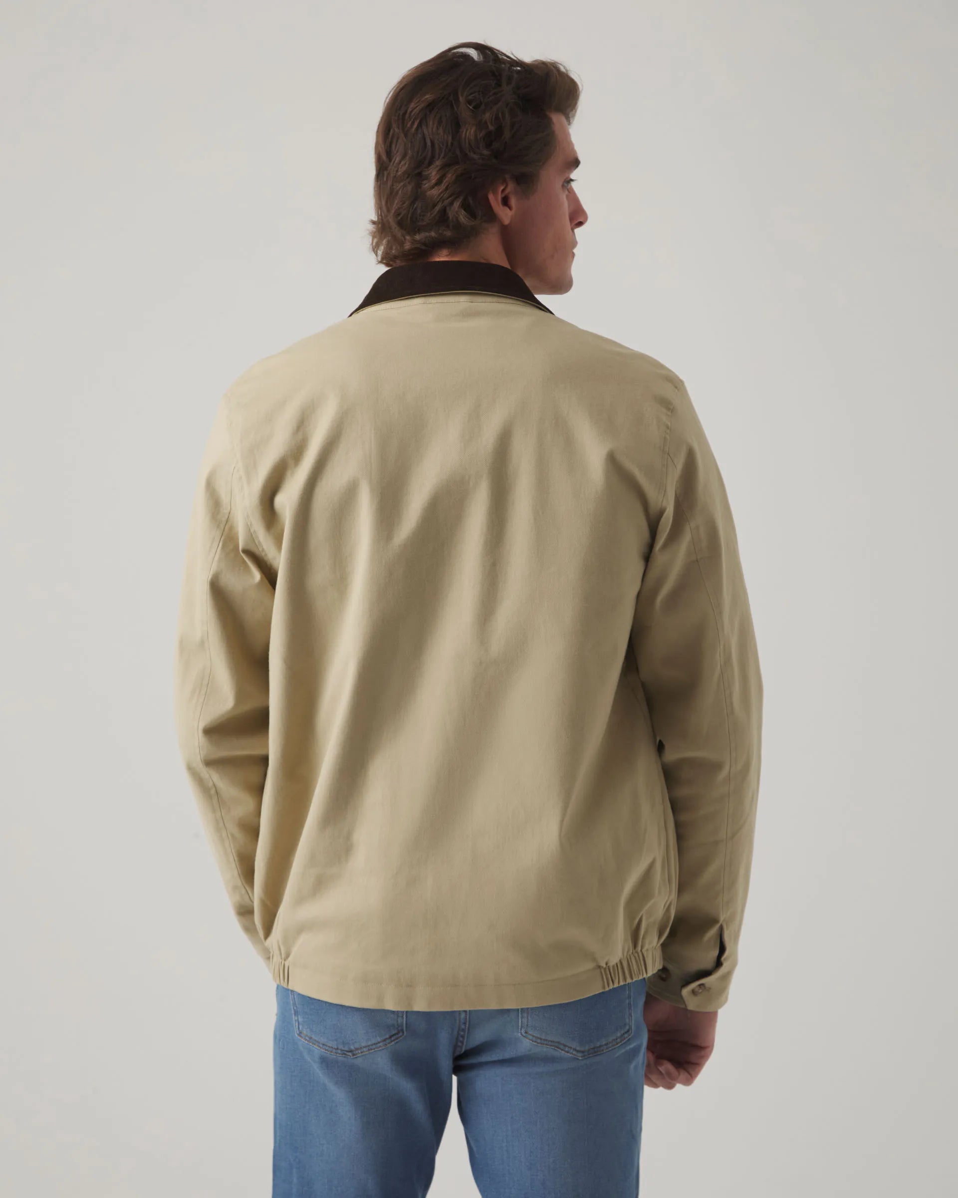 Chaqueta ligera en beige