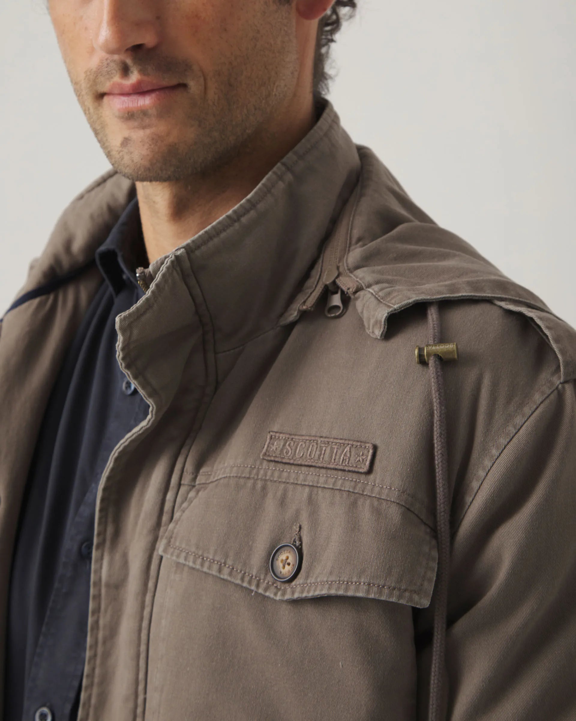 Chaqueta sahariana marrón