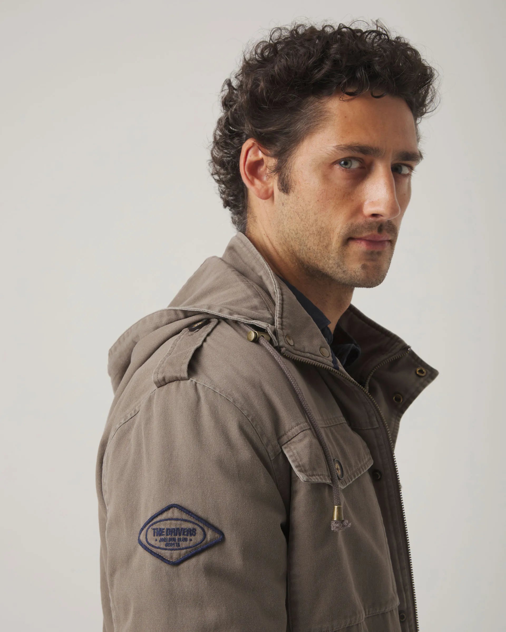 Chaqueta sahariana marrón