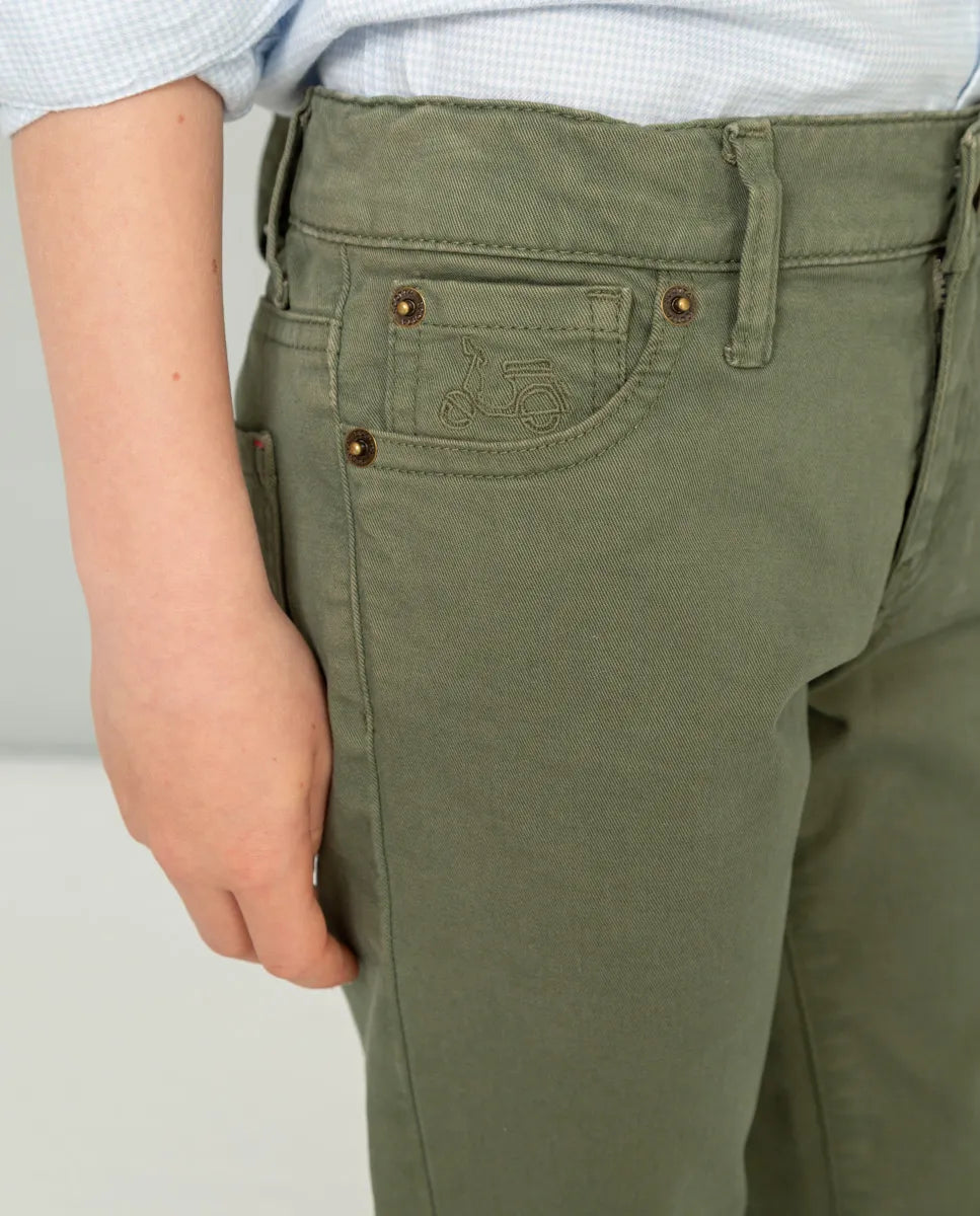 Pantalón verde khaki para niño