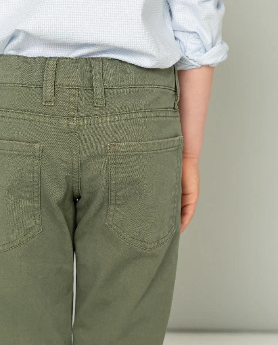 Pantalón verde khaki para niño