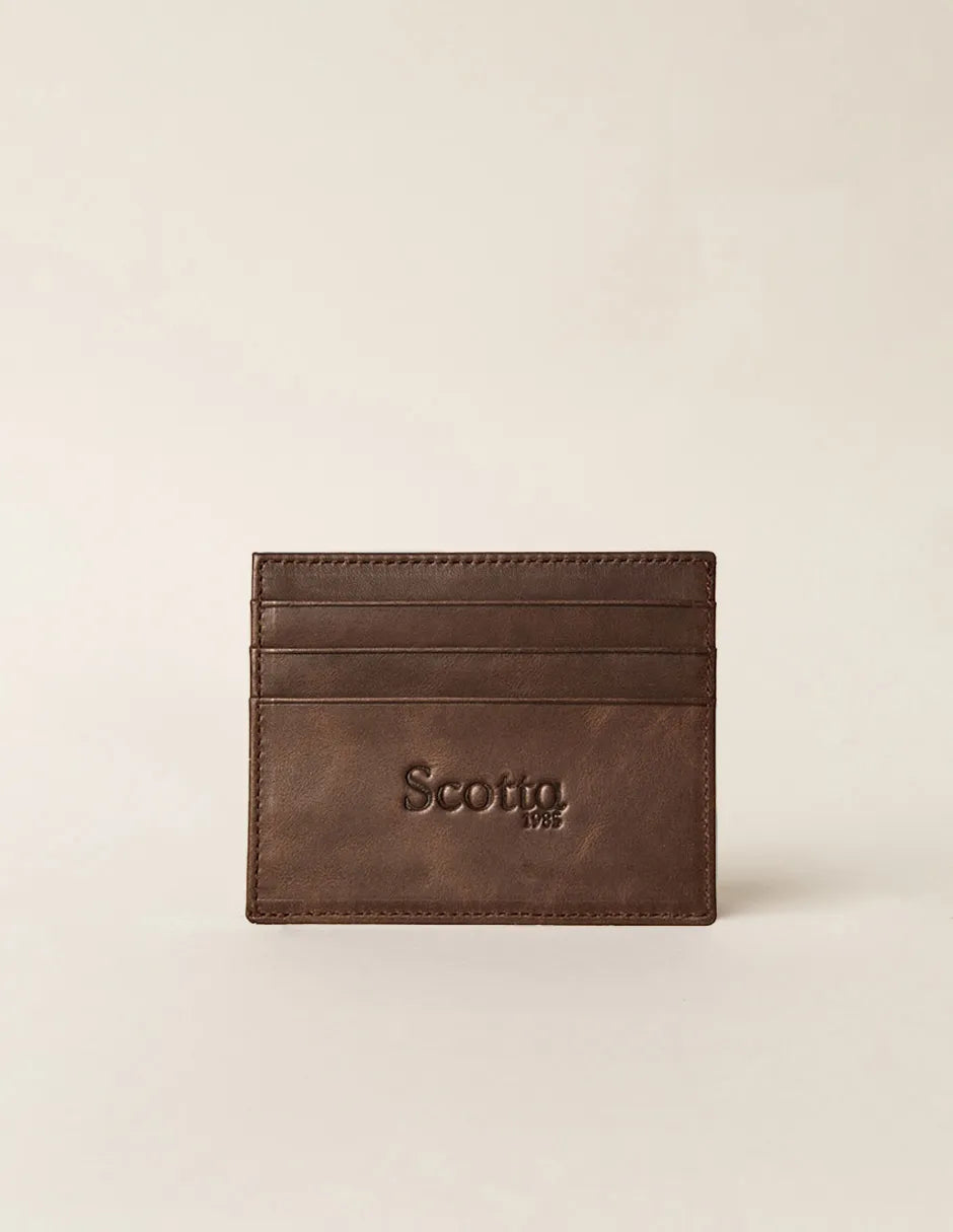 Tarjetero piel marrón