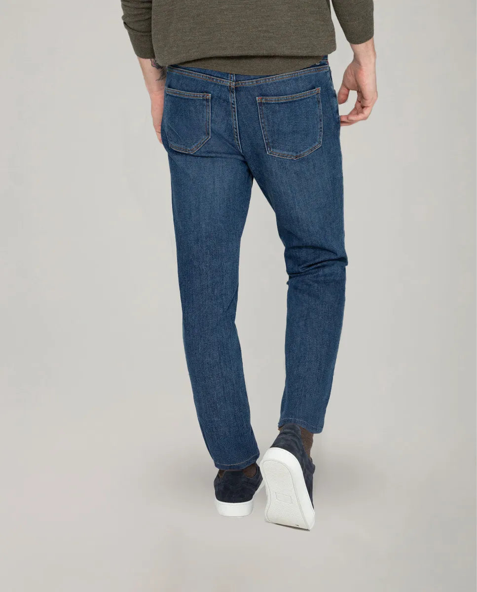 Pantalón vaquero oscuro