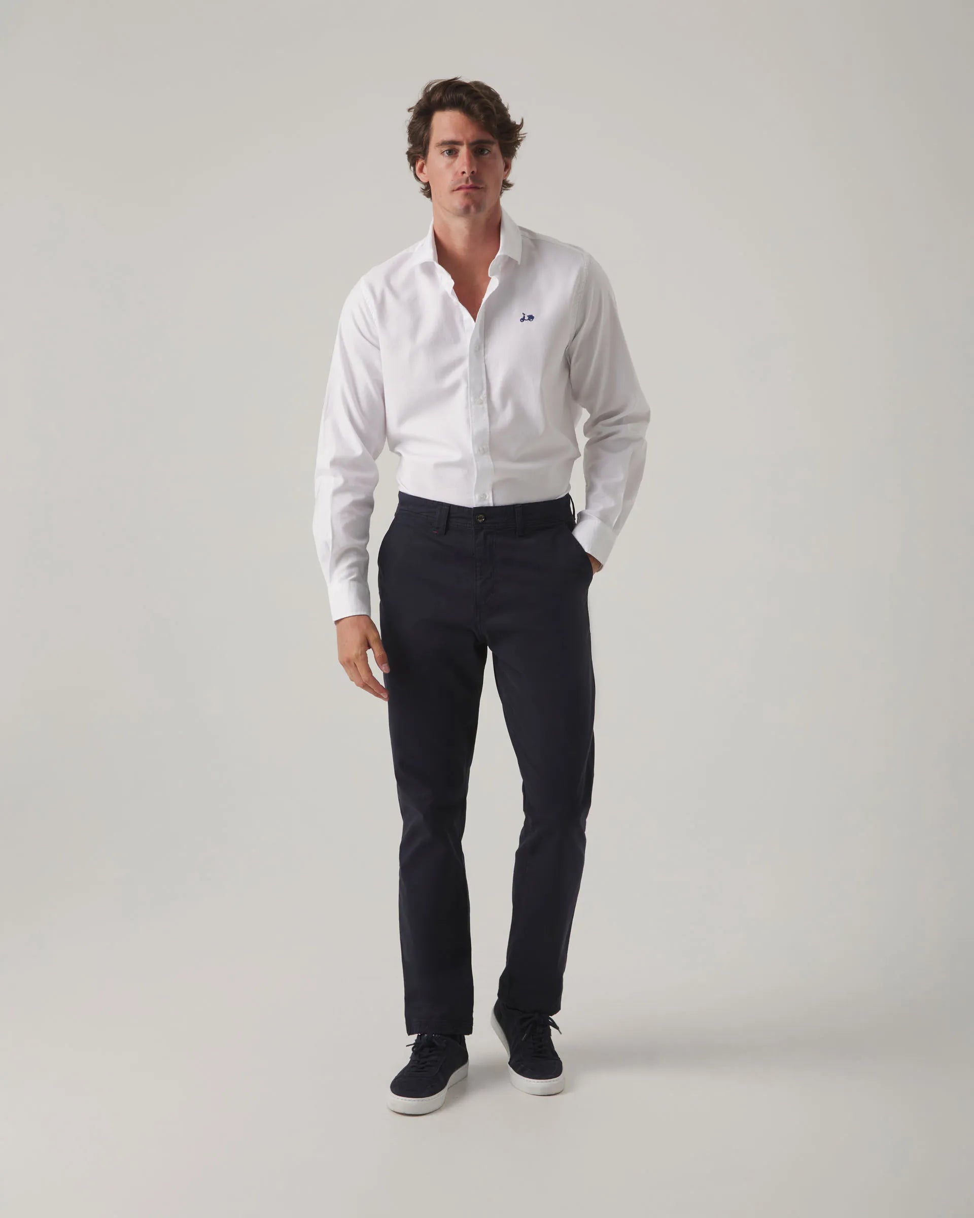 Pantalón chino azul marino