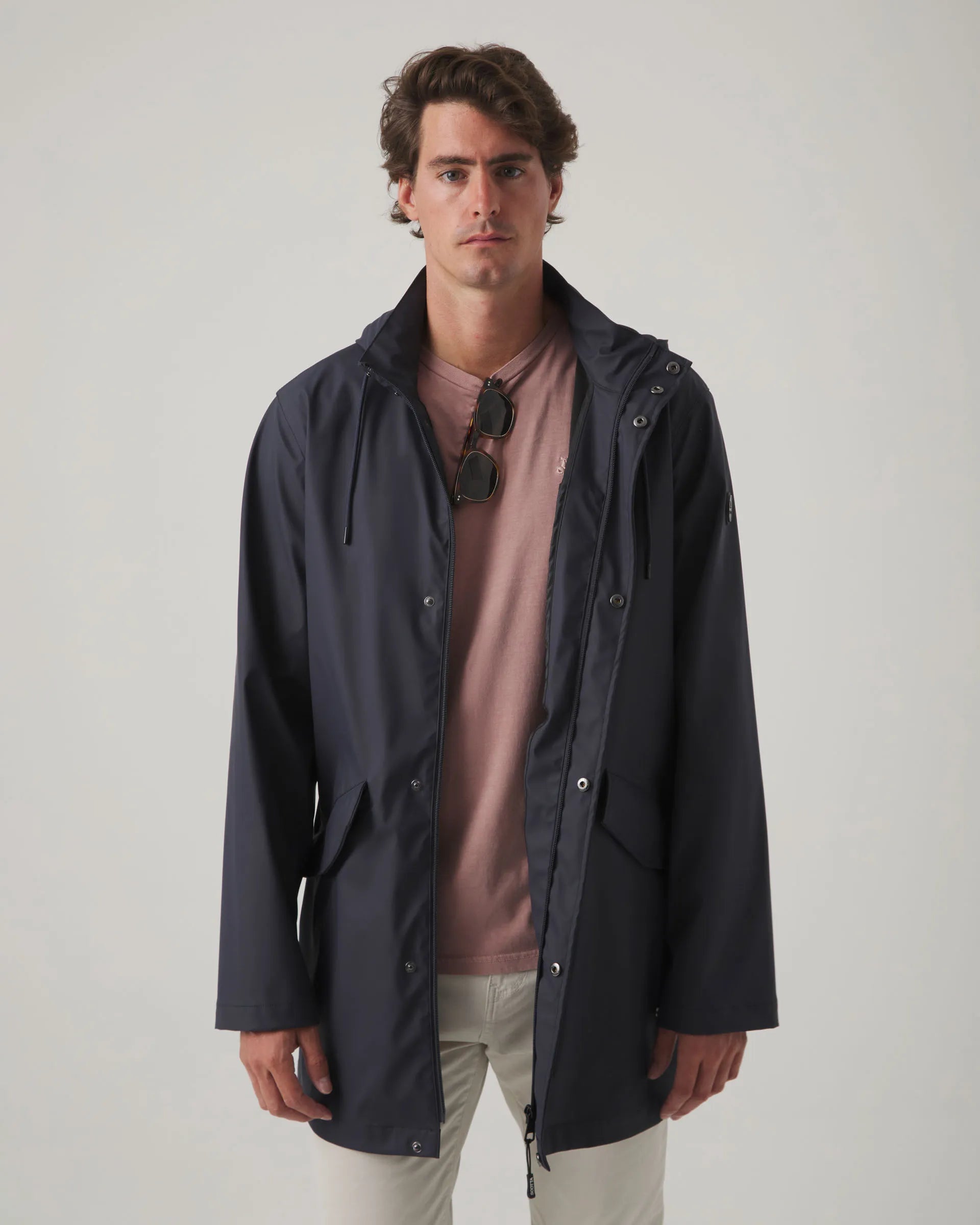 Chubasquero de hombre azul marino