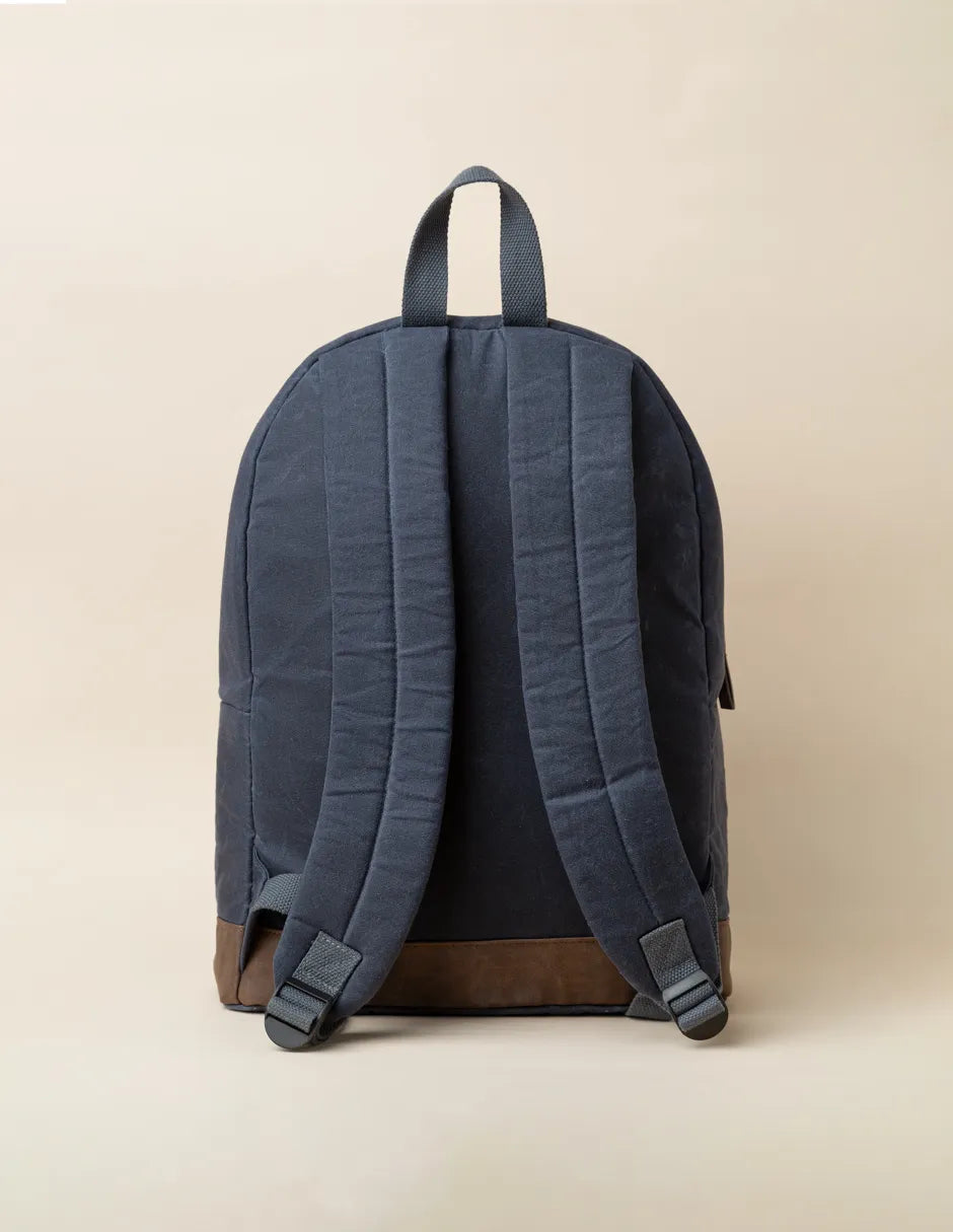 Mochila de tela azul marino