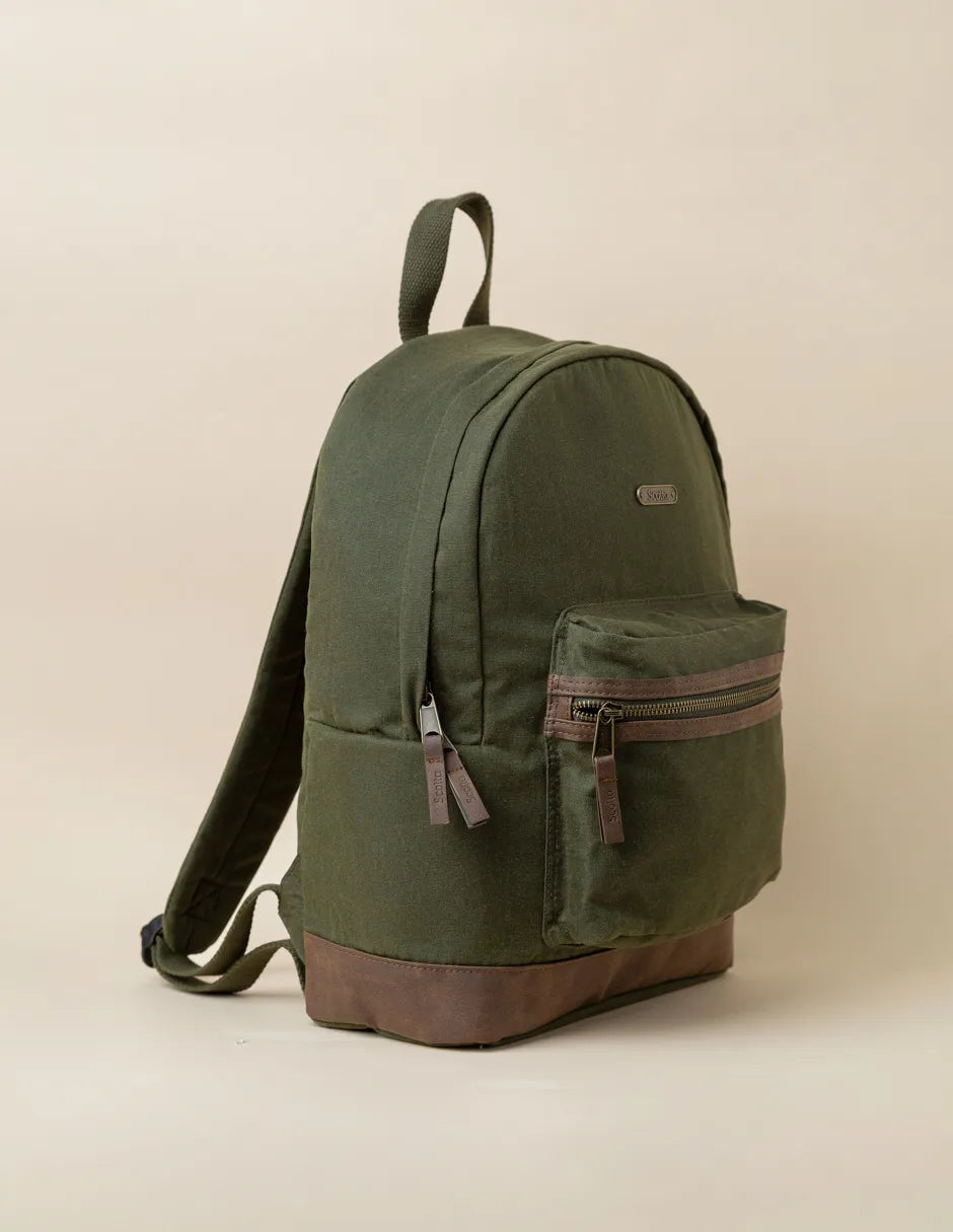 Mochila verde de piel con logo