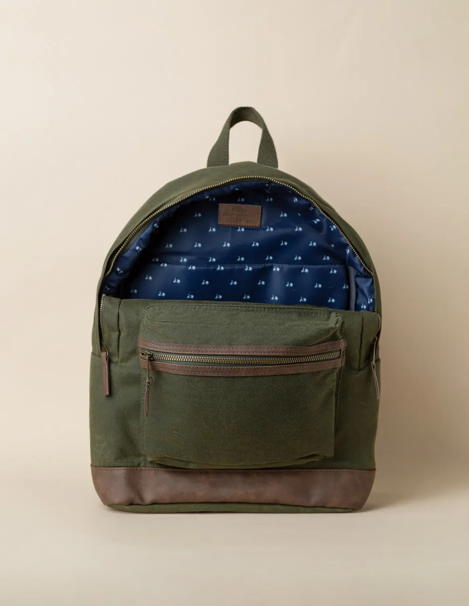 Mochila verde de piel con logo